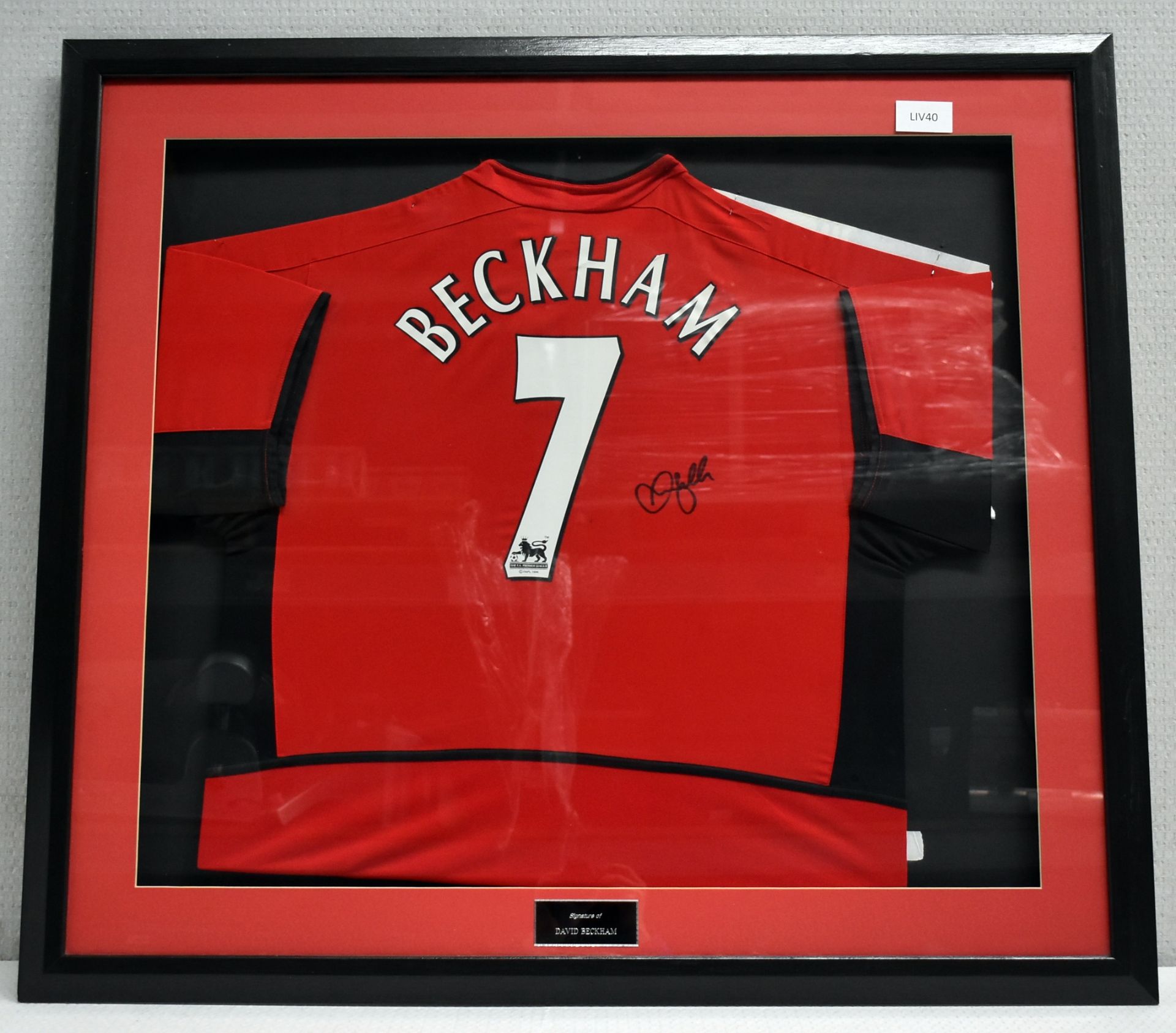 1 x Signed Autographed DAVID BECKHAM MANCHESTER UNITED Football Shirt - Image 2 of 7