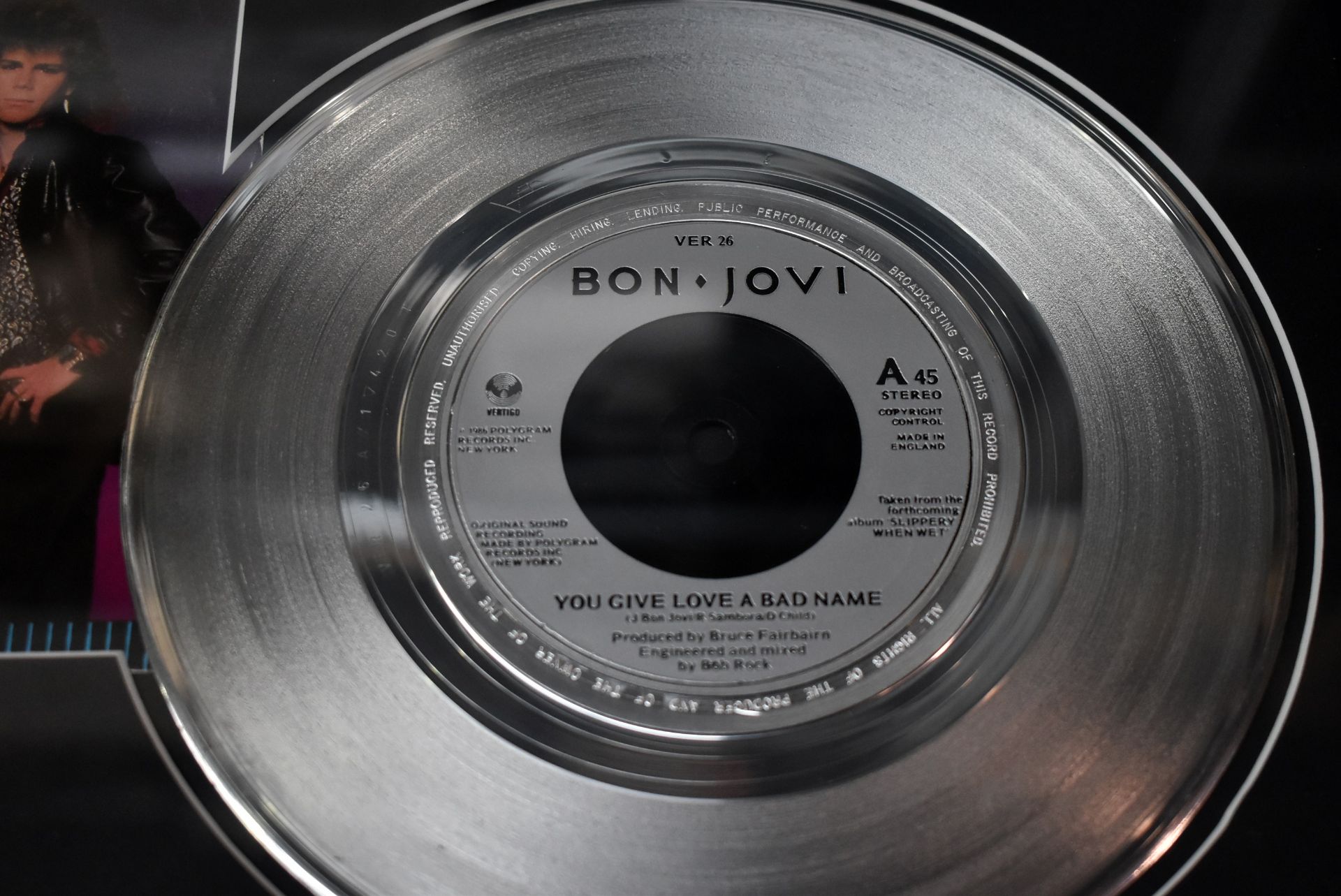 1 x BON JOVI - You Give Love A Bad Name On Vertigo Records Framed 7 Inch Vinyl - Image 2 of 5
