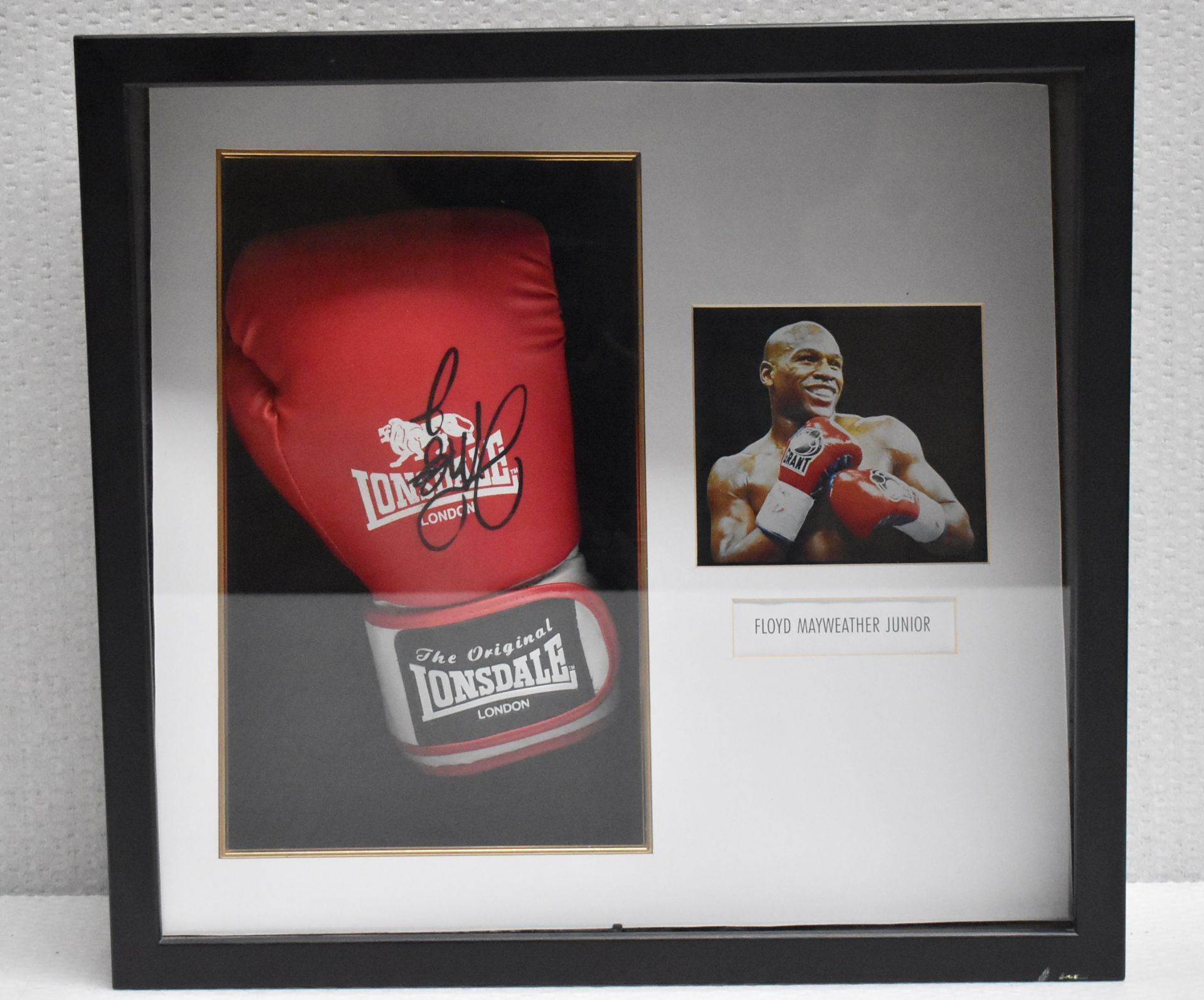 1 x Signed Autographed FLOYD MAYWEATHER JR. Lionsdale Boxing Glove In Red - Image 2 of 3