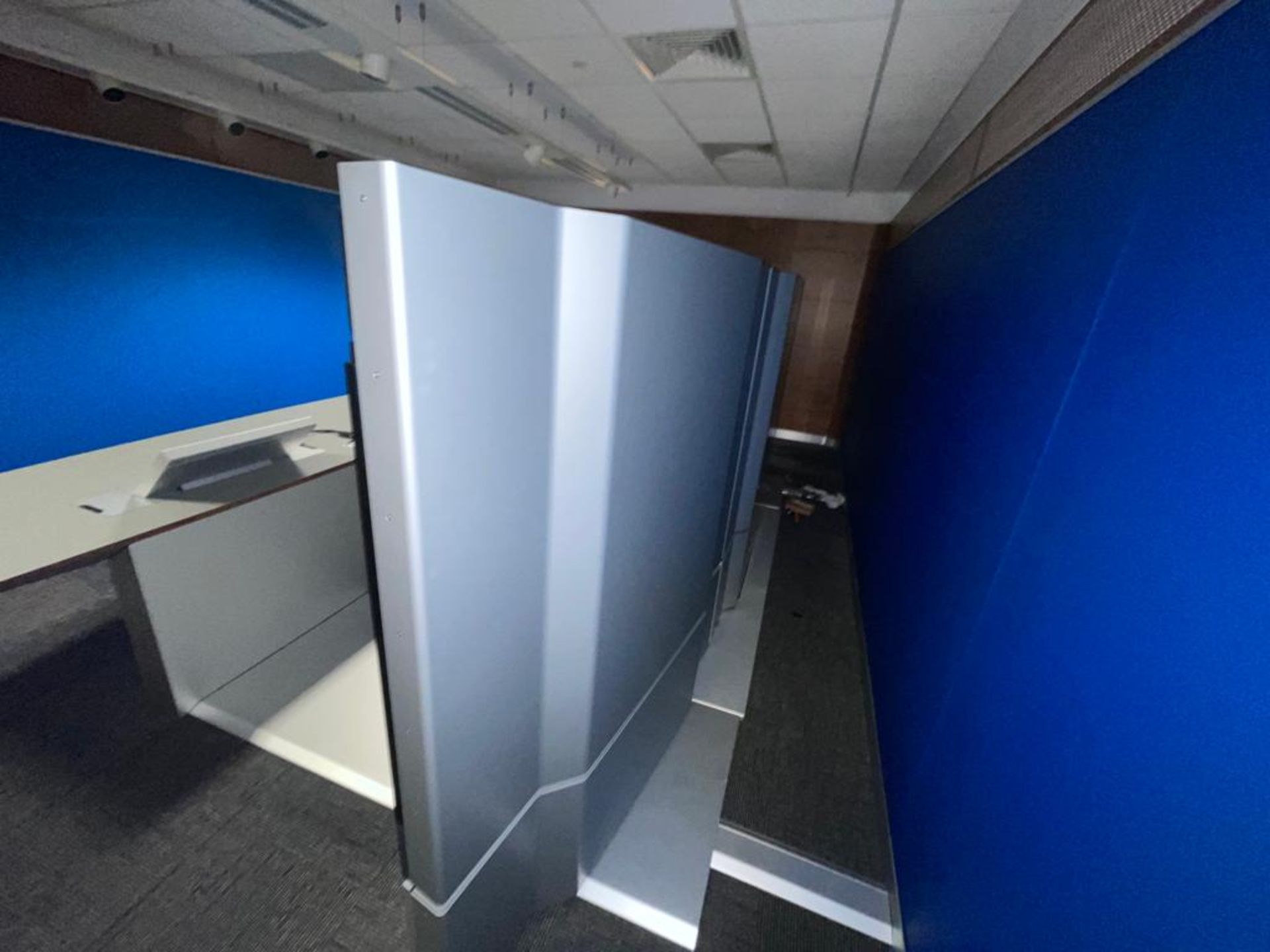 1 x Cisco Tandberg TelePresence T3 Video Conferencing System Featuring 3 x 65 Inch TelePresence HD - Image 38 of 59