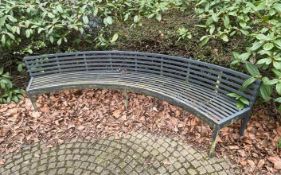 1 x Metal Seating Bench With a Curved Design and Slatted Seats / Backrests - Width: 300cms