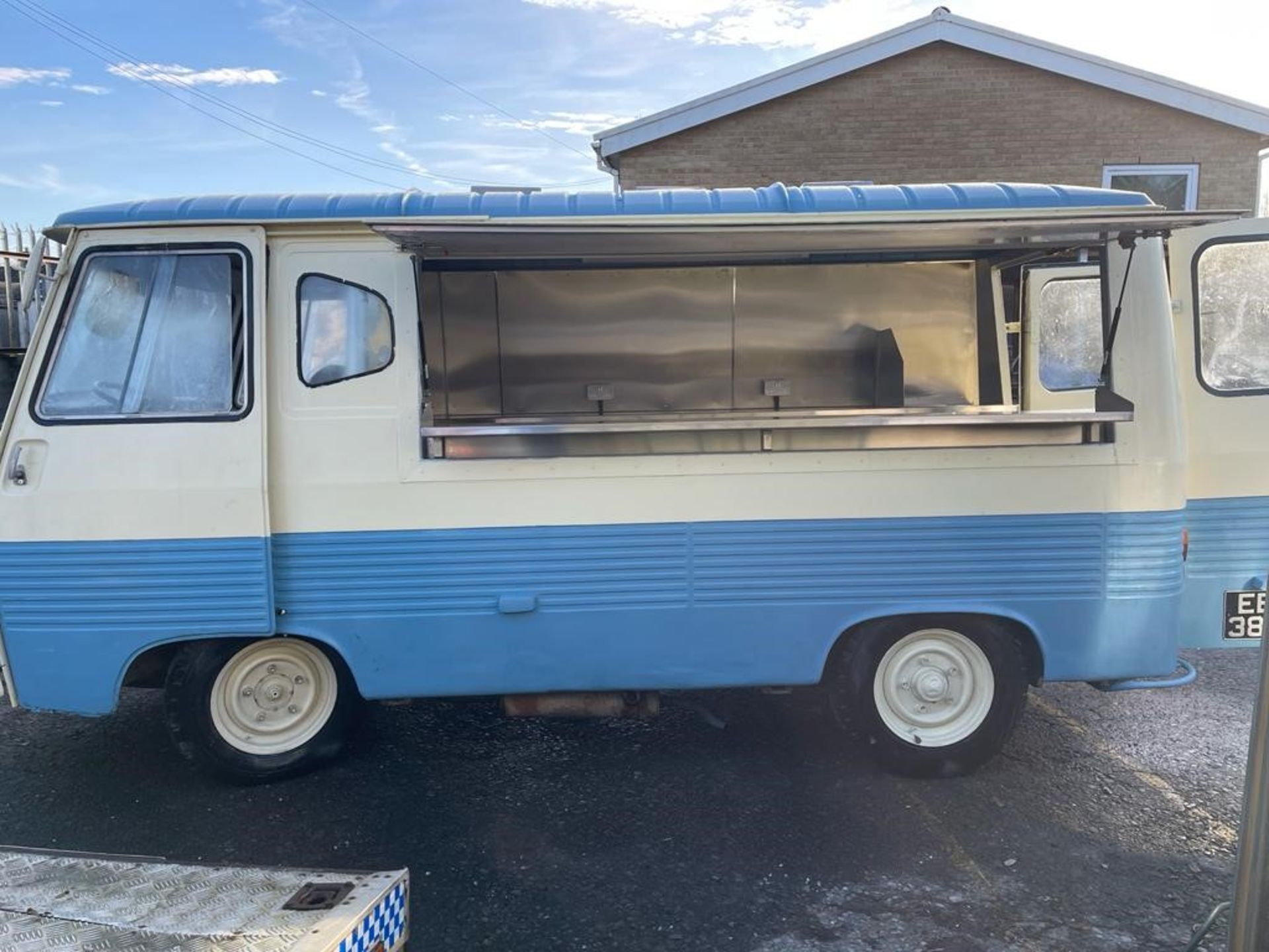 1 x Vintage 1978 Peugeot J7 1900cc Diesel Converted Catering Van - CL847 - Location: Swansea SA6 - Image 7 of 12