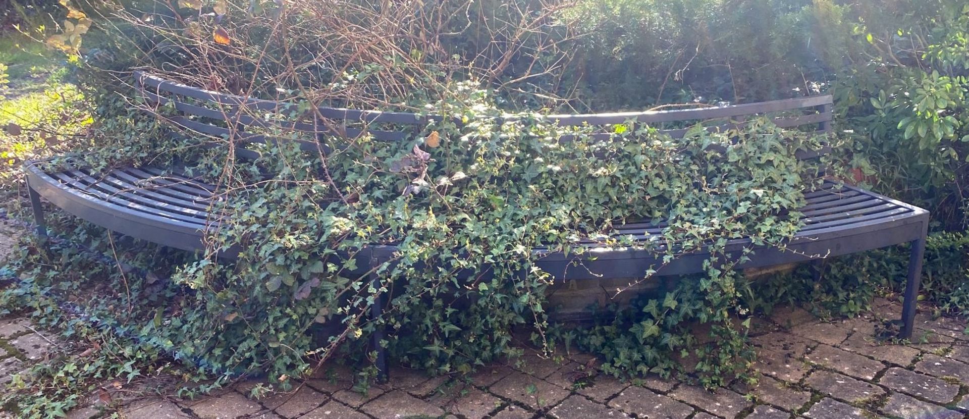 1 x Metal Seating Bench With a Curved Design and Slatted Seats / Backrests - Width: 330cms - Image 2 of 3