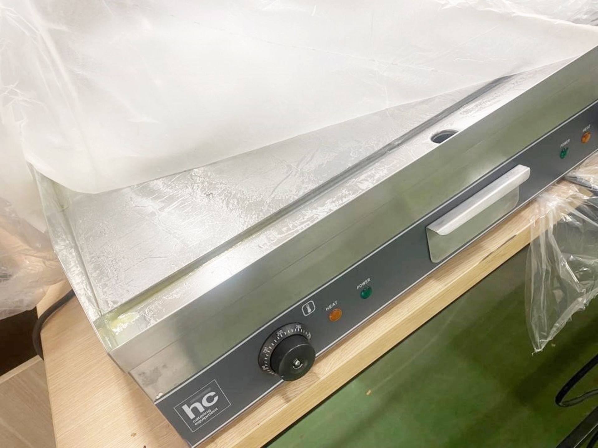 1 x HARRISON CARR Countertop Electric Flat Grill / Griddle 750mm - Model: HC-EG750 - New & Boxed - Image 4 of 4