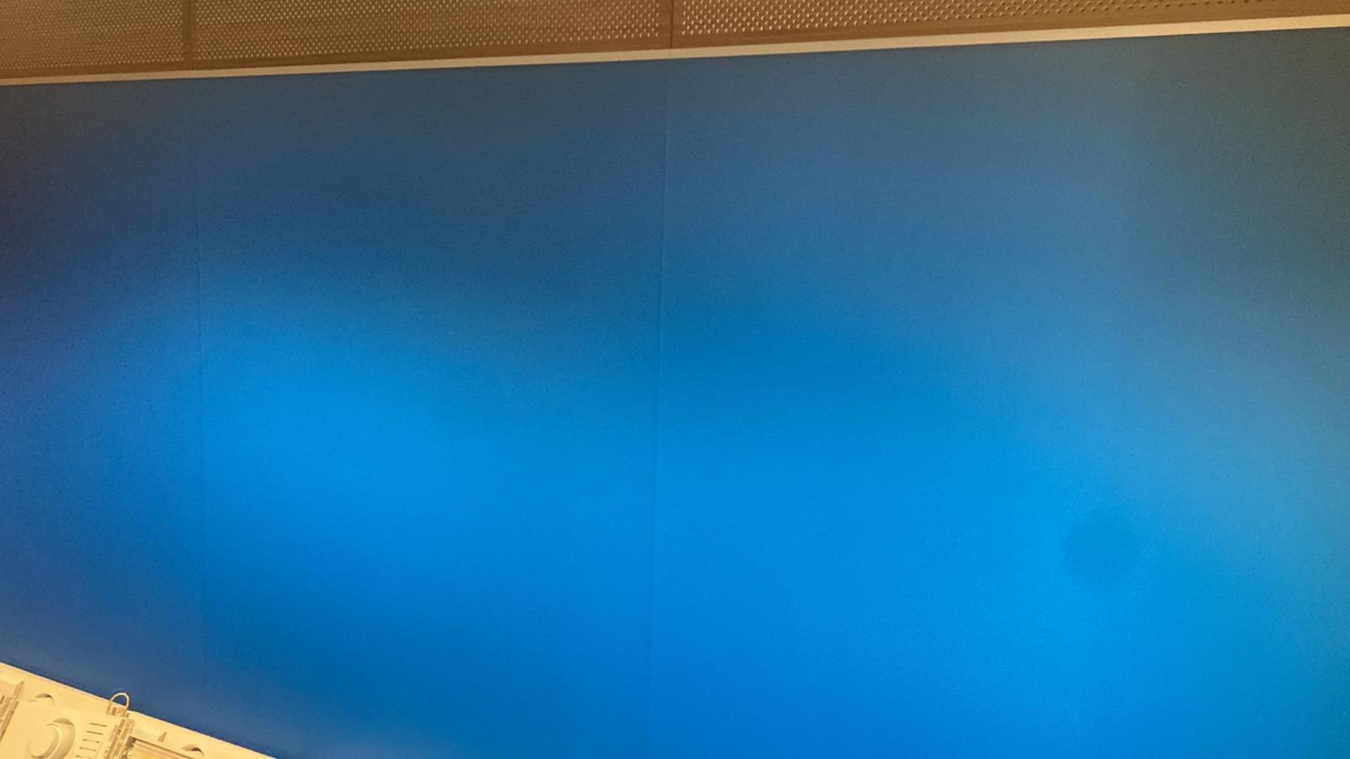 1 x Cisco Tandberg TelePresence T3 Video Conferencing System Featuring 3 x 65 Inch TelePresence HD - Image 19 of 59