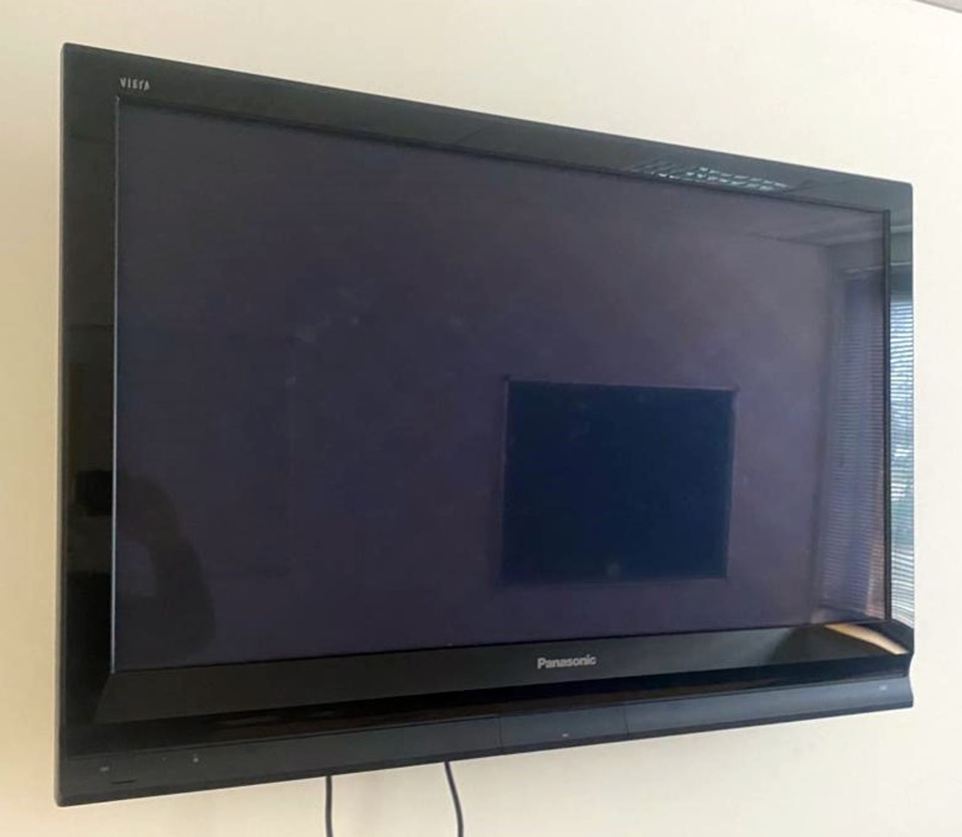 1 x Panasonic 42 Inch Flat Screen TV With Wall Mount