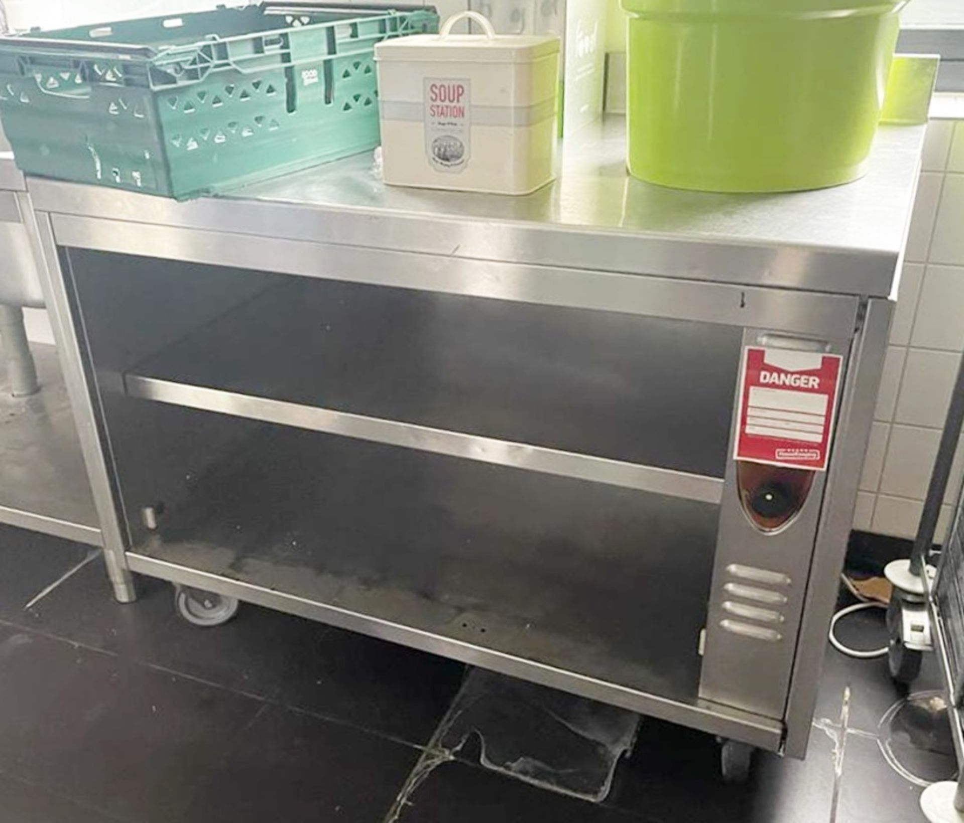 1 x Mobile Heated Cabinet With Prep Countertop - Image 4 of 4