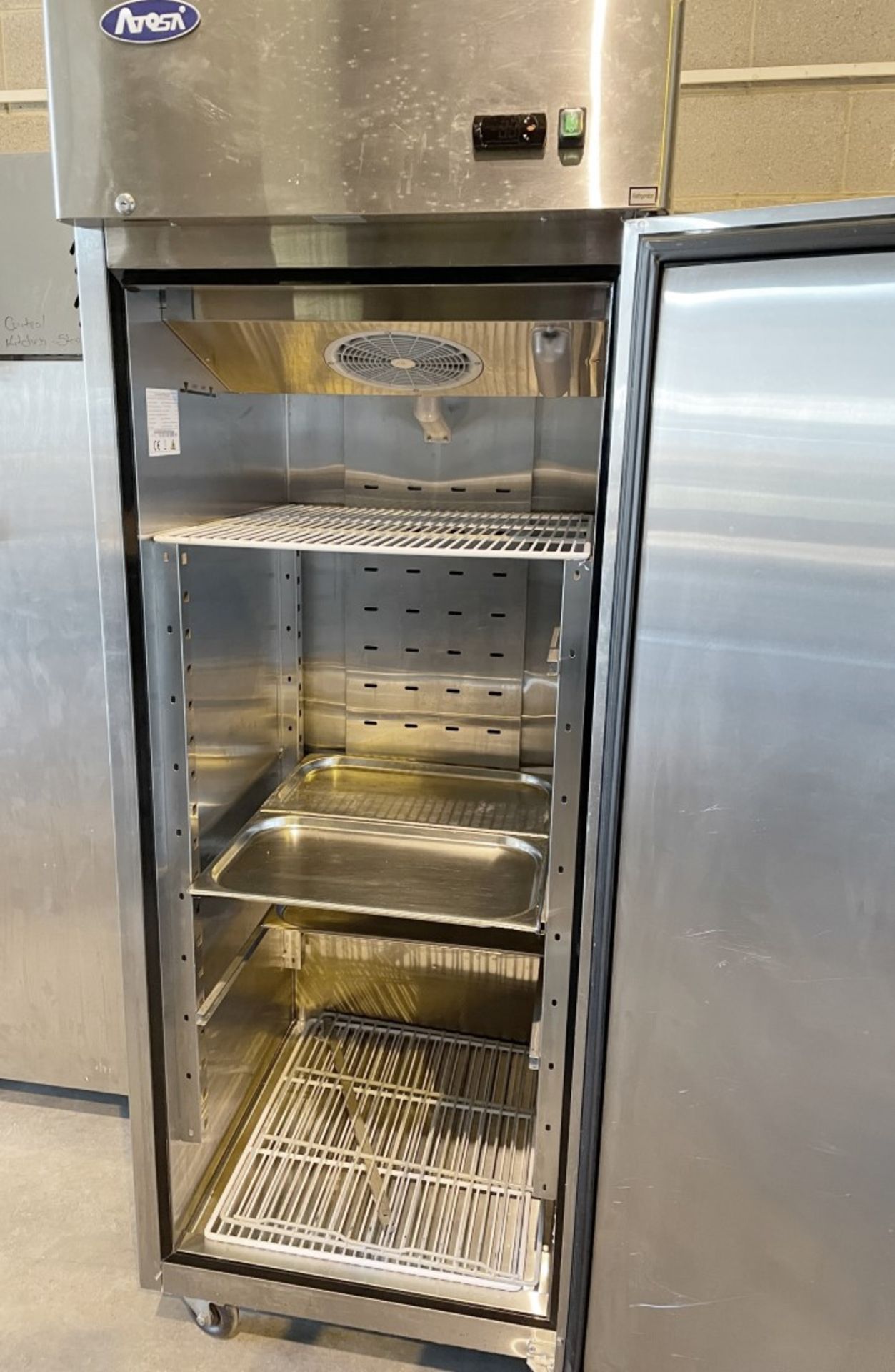 1 x ATOSA 'Green' Commercial Top Mounted 1-Door Fridge (Mbf8116Gr) - Original RRP £2,185 - Ref: - Image 6 of 11