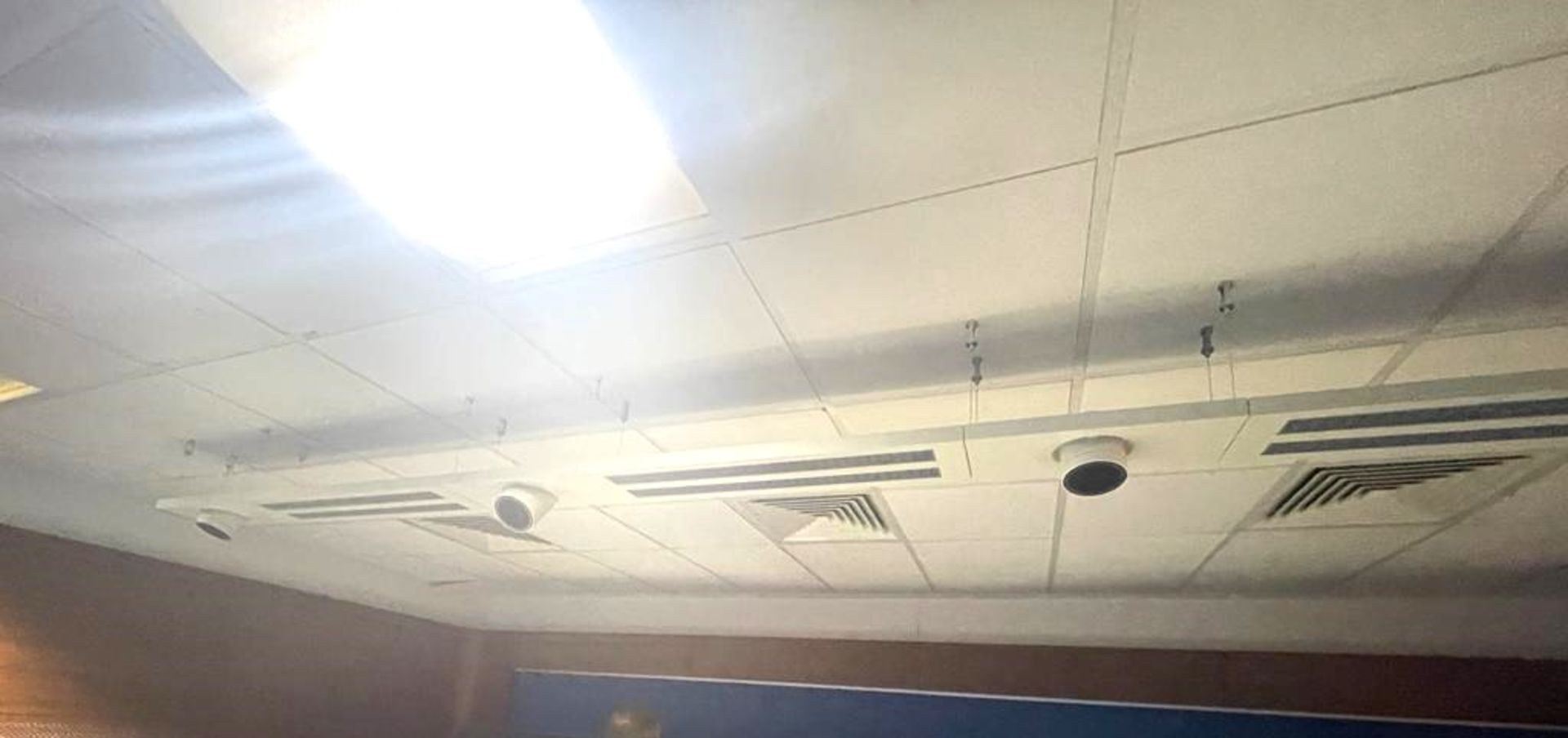 1 x Cisco Tandberg TelePresence T3 Video Conferencing System Featuring 3 x 65 Inch TelePresence HD - Image 31 of 59