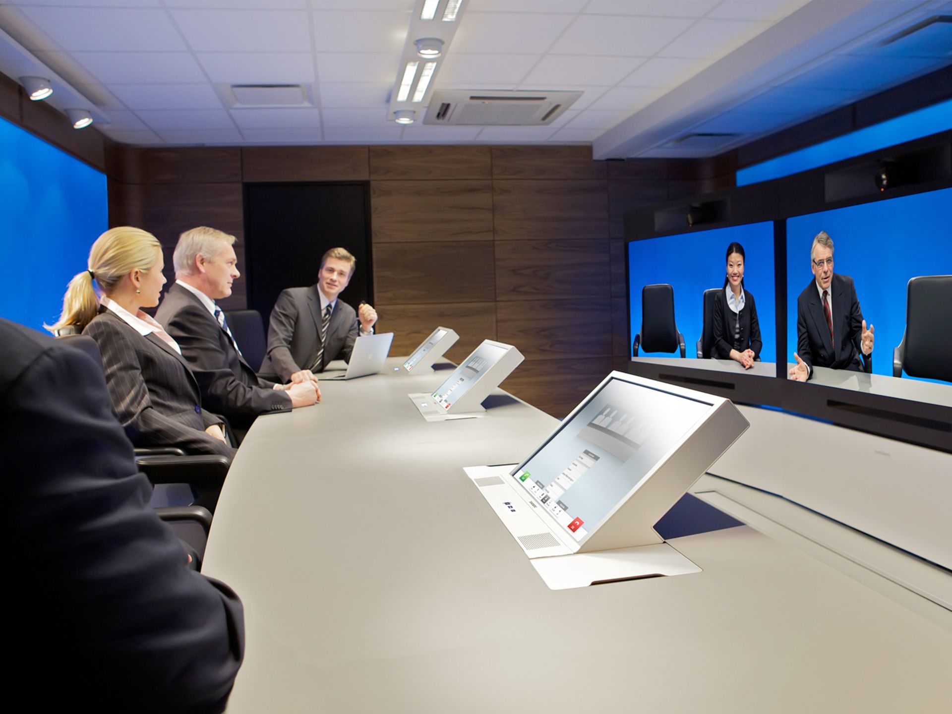 1 x Cisco Tandberg TelePresence T3 Video Conferencing System Featuring 3 x 65 Inch TelePresence HD - Image 48 of 59