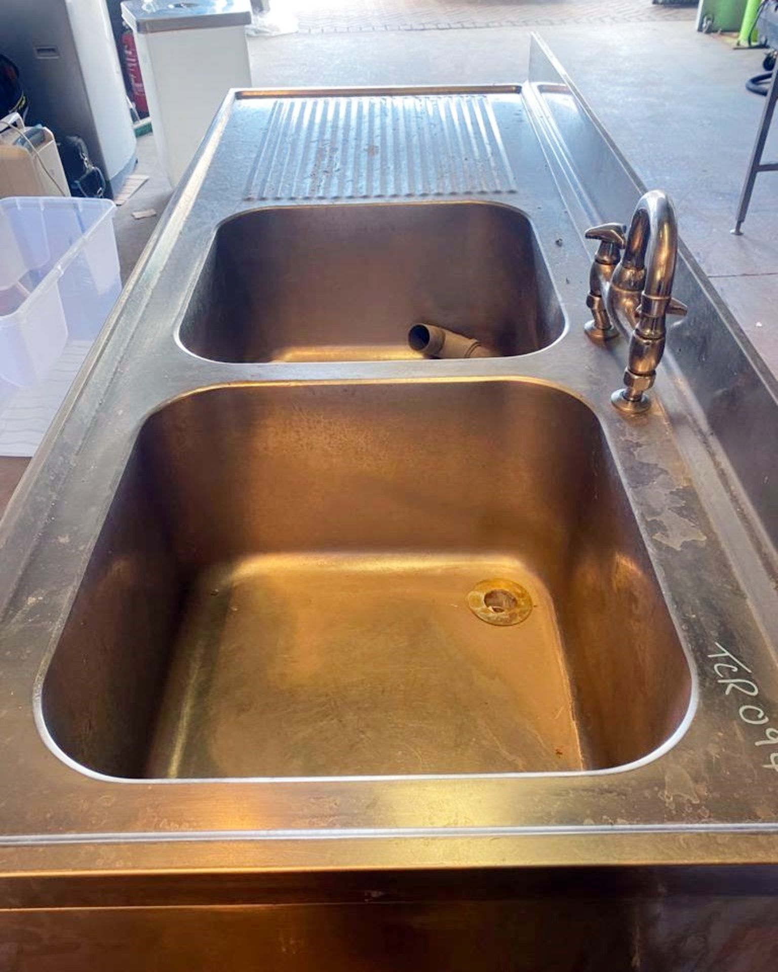 1 x Stainless Steel Twin Bowl 180cm Sink Basin Unit With Drainer, Upstand, Undershelf and Mixer Tap - Image 5 of 9