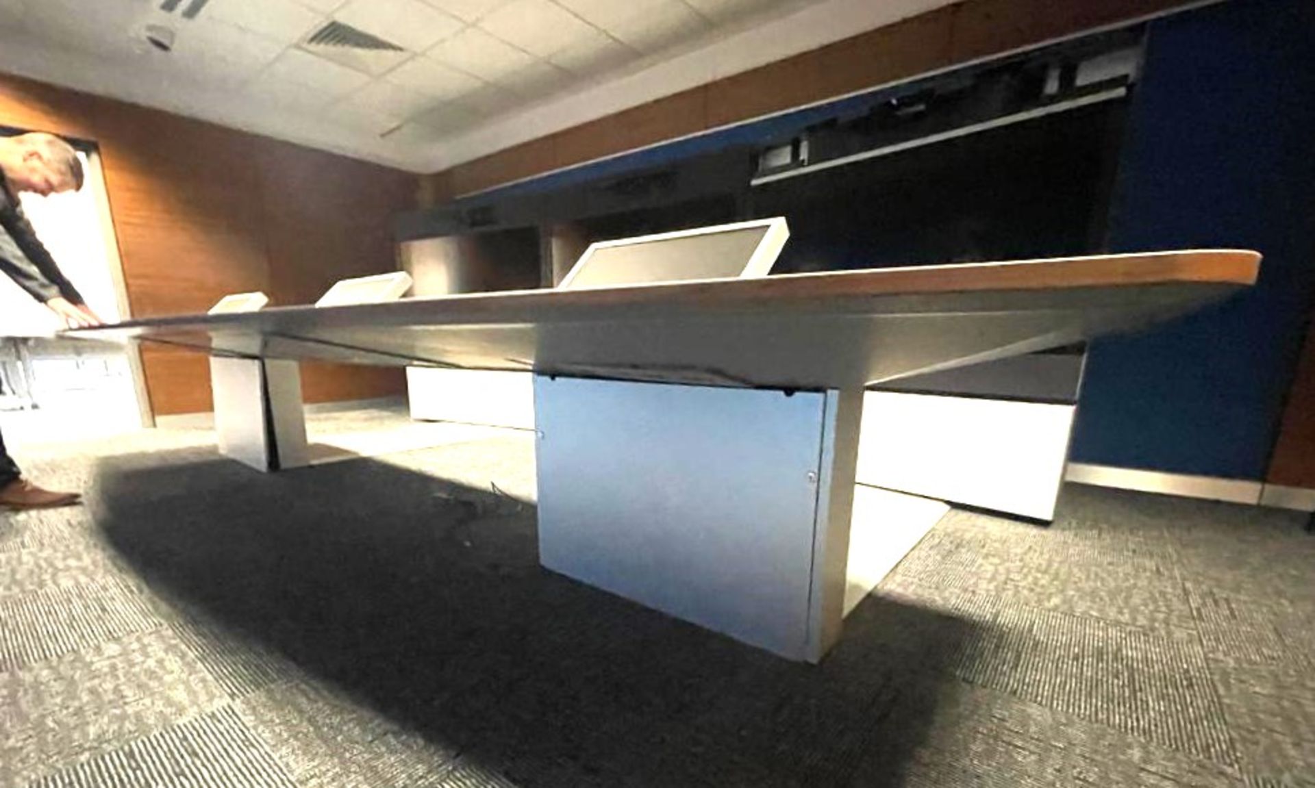 1 x Cisco Tandberg TelePresence T3 Video Conferencing System Featuring 3 x 65 Inch TelePresence HD - Image 36 of 59