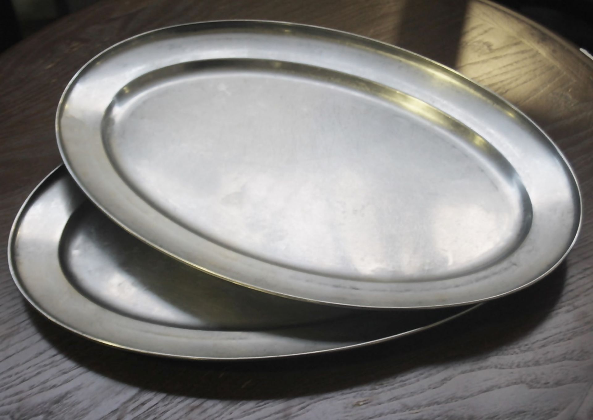 50 x Stainless Steel Oval Restaurant Serving Tray Platters - Dimensions (approx): 45 x 29cm - - Image 3 of 4