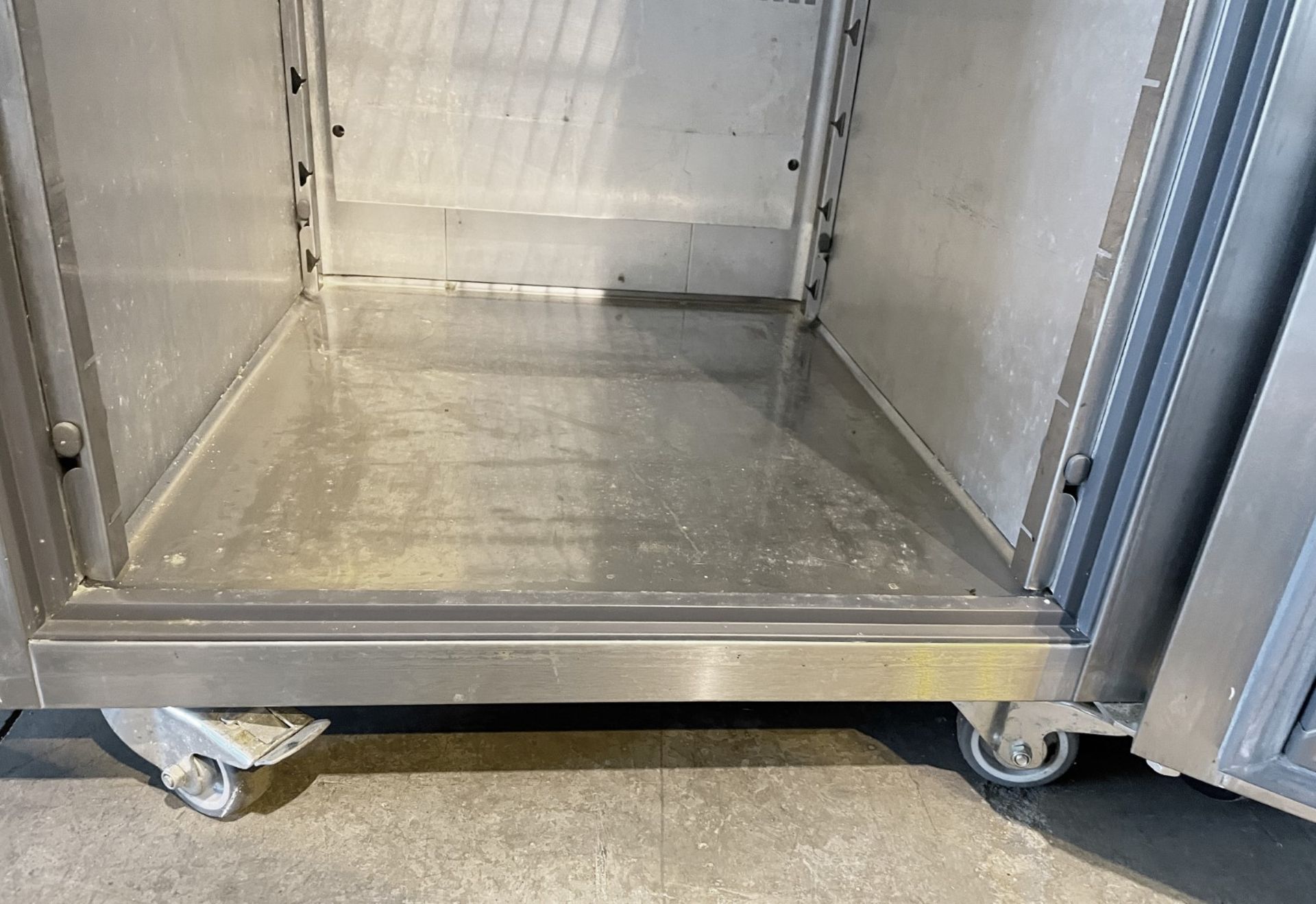 1 x WILLIAMS 'Jade' Commercial Single Door 620Ltr Upright Fridge, With 2 Keys - Original RRP £2,000 - Image 10 of 10