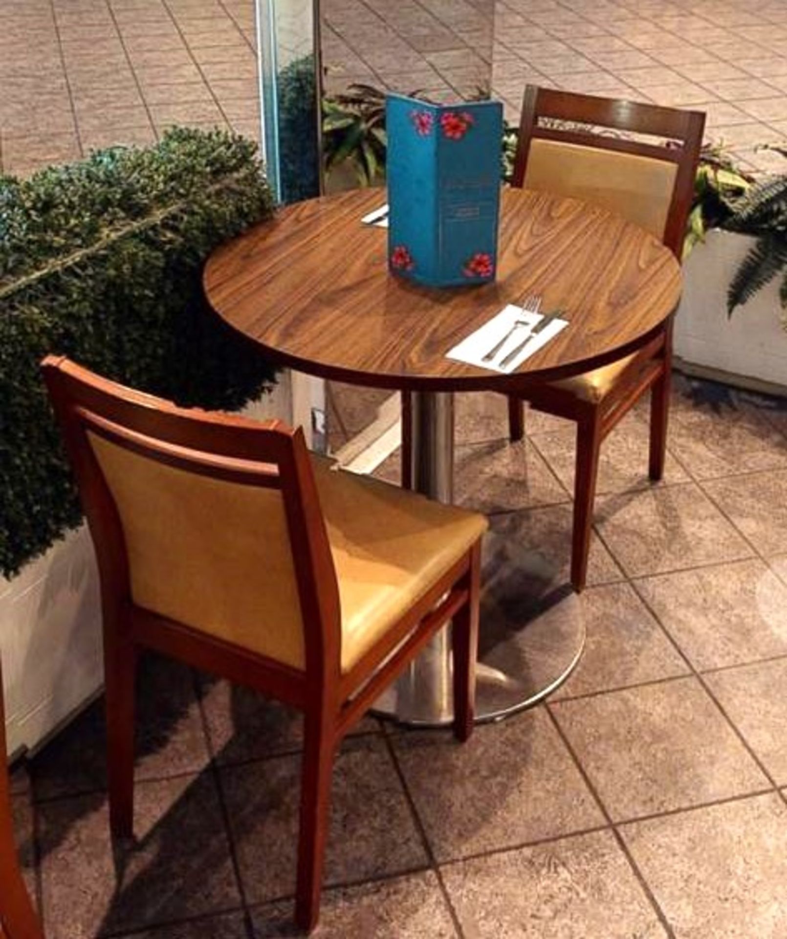 8 x High Quality Restaurant Chairs With Wooden Frames and Leather Seat Pads - Image 2 of 4