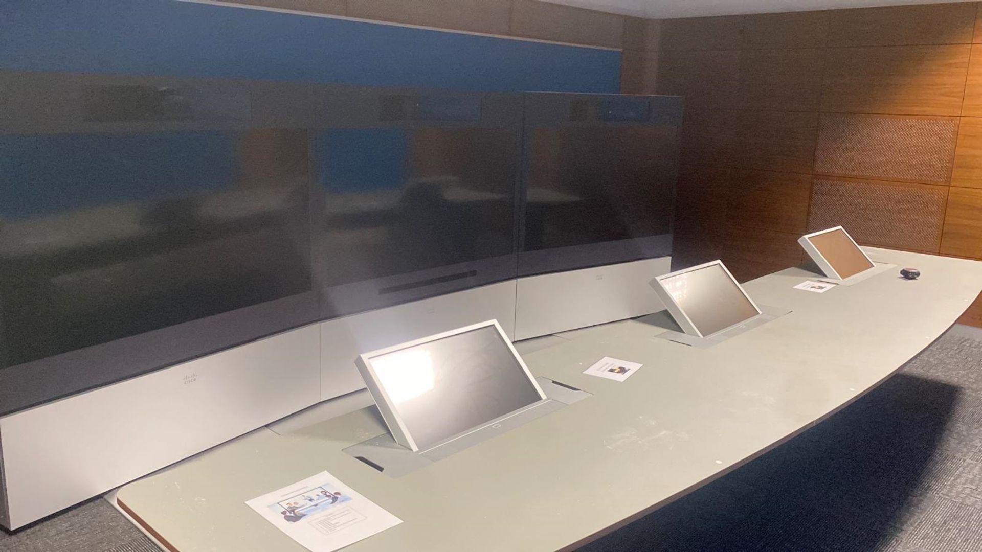 1 x Cisco Tandberg TelePresence T3 Video Conferencing System Featuring 3 x 65 Inch TelePresence HD - Image 23 of 59