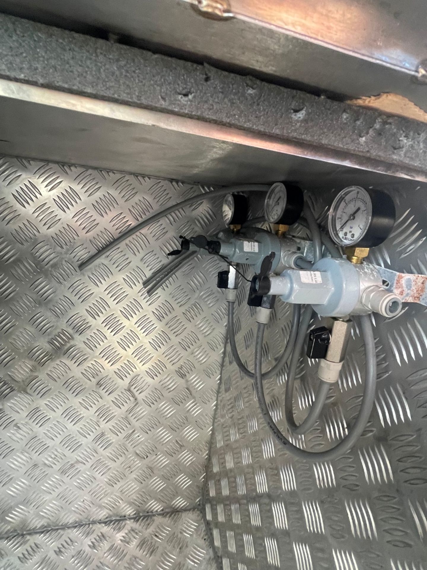 1 x Vintage Commer Converted Catering Van - CL847 - Location: Swansea SA6 - Image 10 of 19