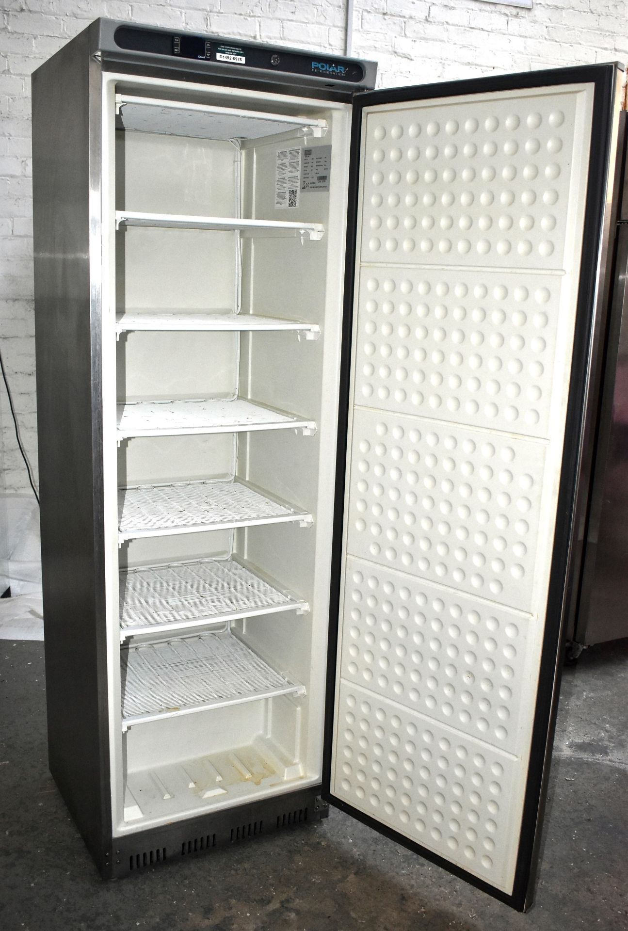 1 x Polar C-Series Commercial Upright Freezer With Stainless Steel Finish - 365Ltr Capacity - Image 6 of 7