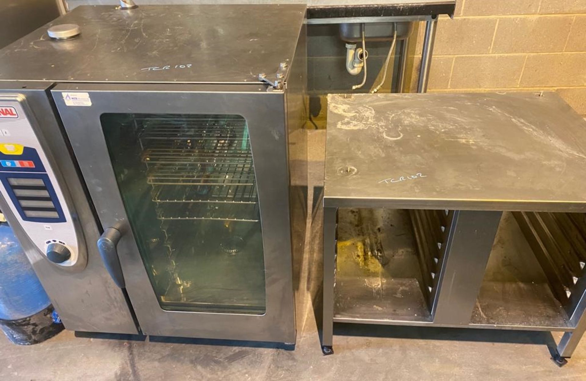 1 x Rational 10 Grid SCC101 Self Cooking Centre Combination Oven With Stand - 3 Phase - Image 5 of 11