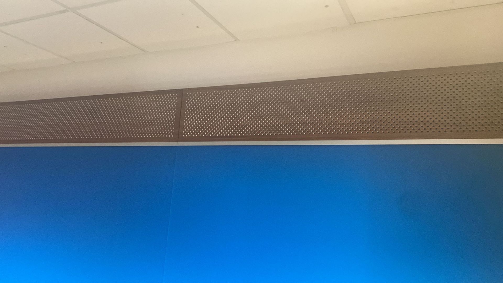 1 x Cisco Tandberg TelePresence T3 Video Conferencing System Featuring 3 x 65 Inch TelePresence HD - Image 12 of 59