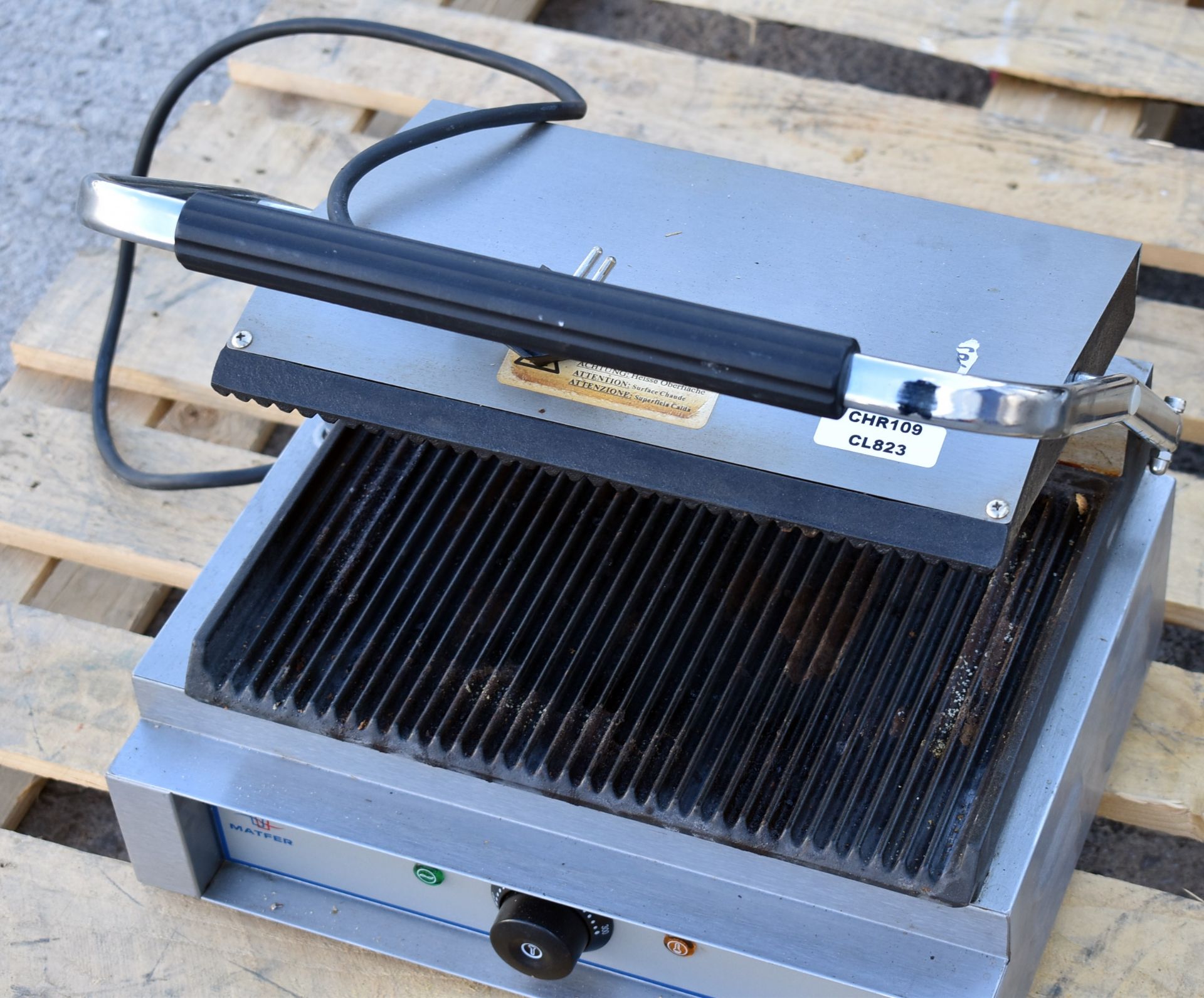 1 x Matfer GH-811PK 2200W Contact Grill - Image 2 of 7