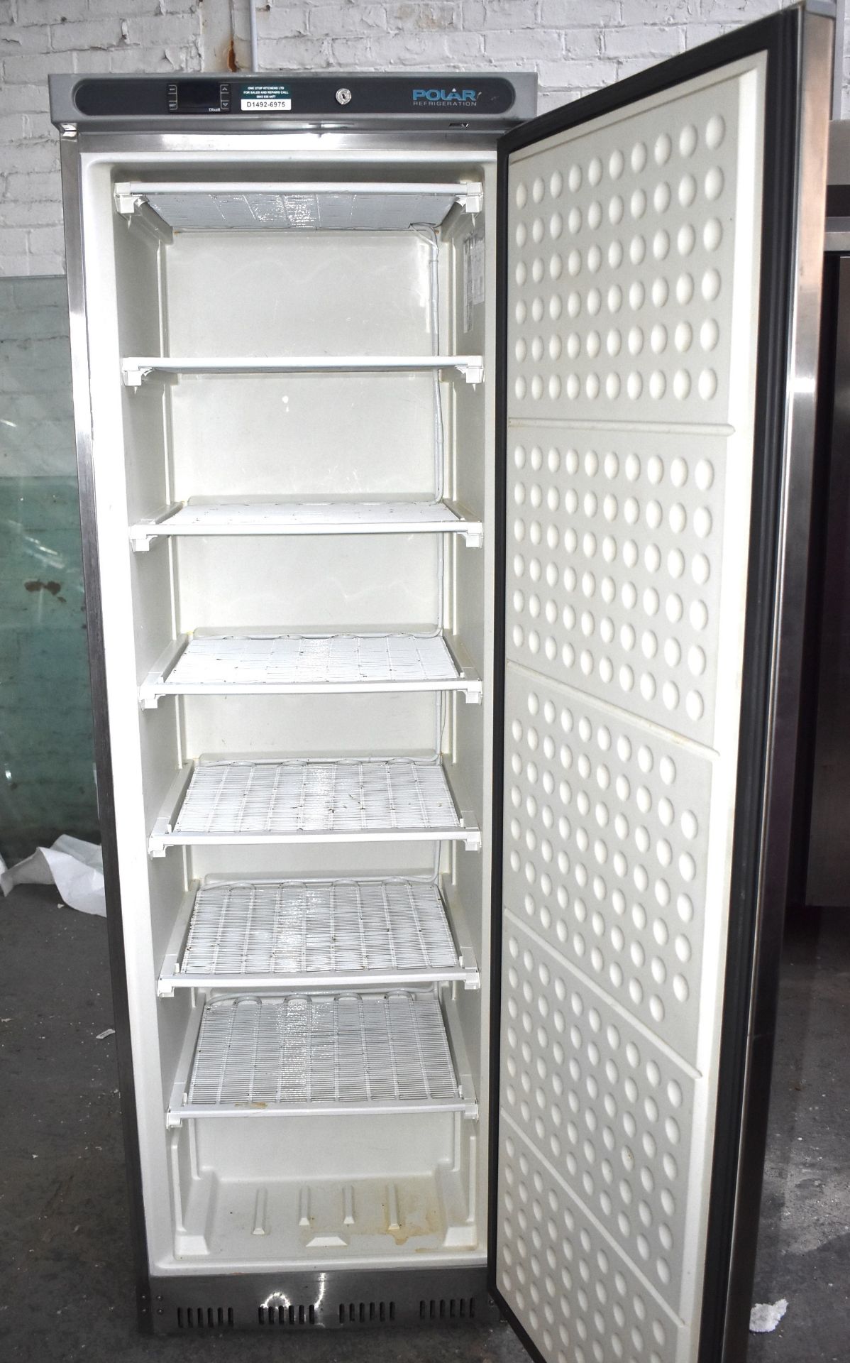 1 x Polar C-Series Commercial Upright Freezer With Stainless Steel Finish - 365Ltr Capacity - Image 7 of 7