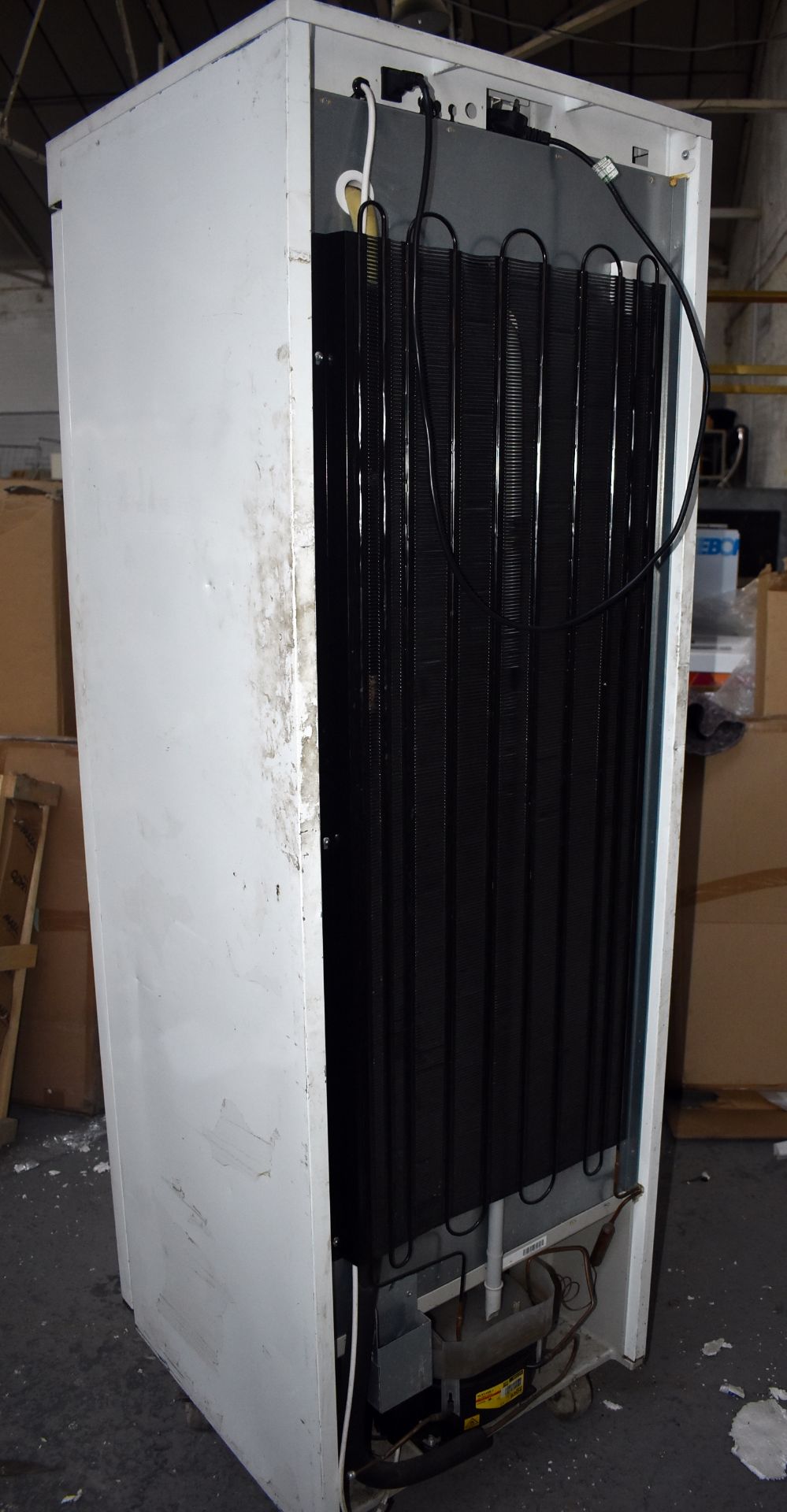1 x Gram Single Door Commercial Upright Refrigerator - 359Ltr Capacity - Type: K 420 LG - Image 9 of 11