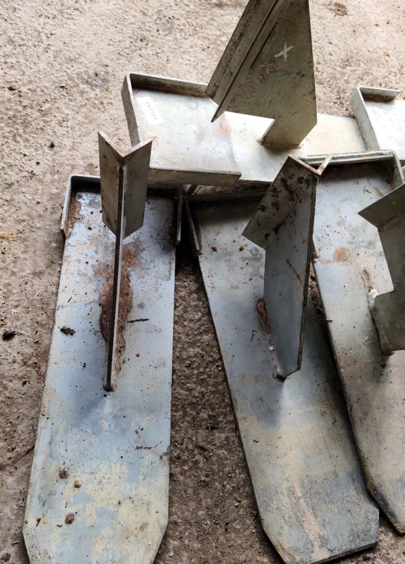 16 X Strong Boy Prop Brackets - Ref: CNT184 - CL846 - Location: Oxford OX2This lot is from a recentl - Image 6 of 10