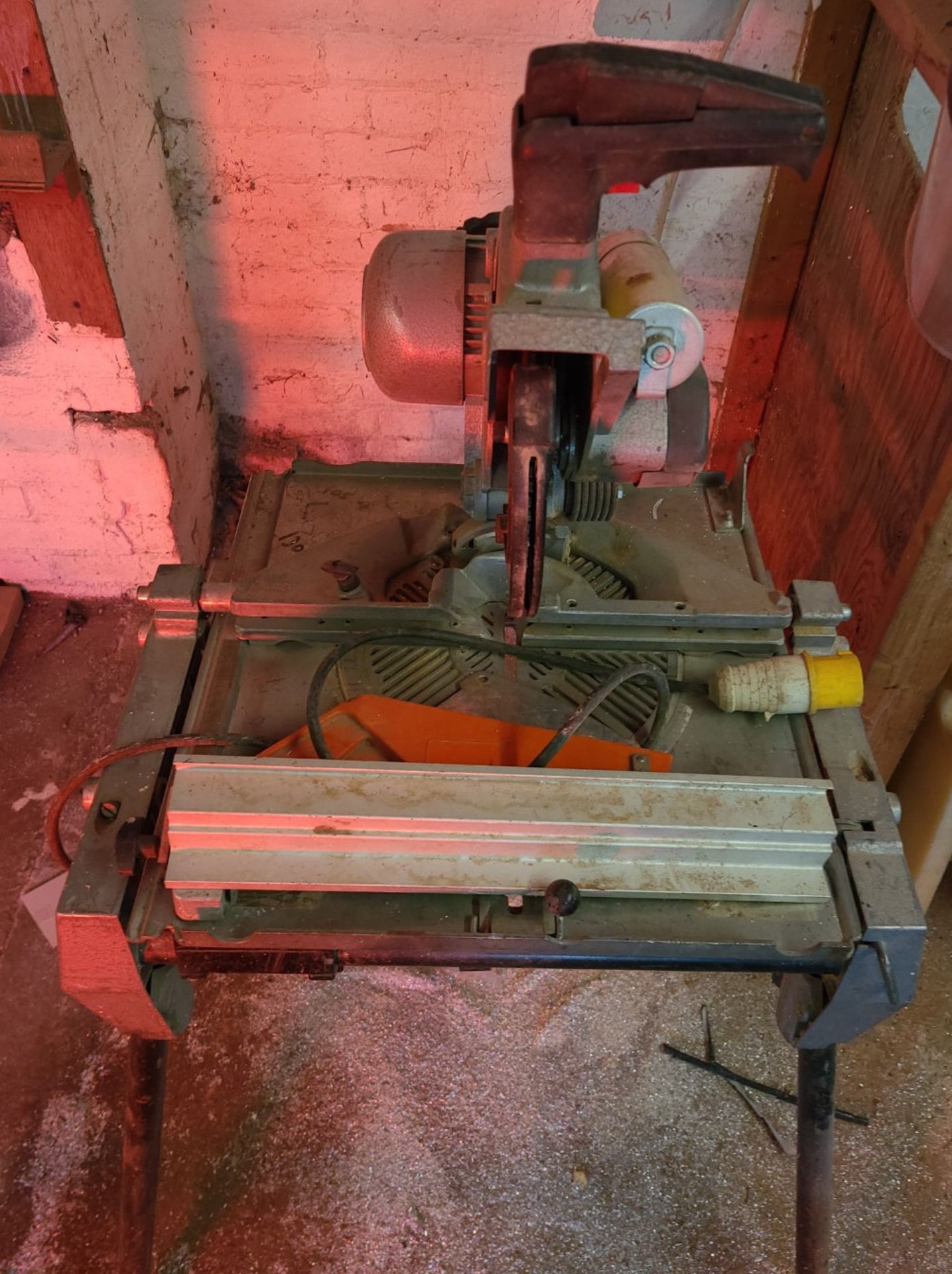 1 x Elu Mitre Saw - Ref: CNT153 - CL846 - Location: Oxford OX2This lot is from a recently closed - Image 2 of 9