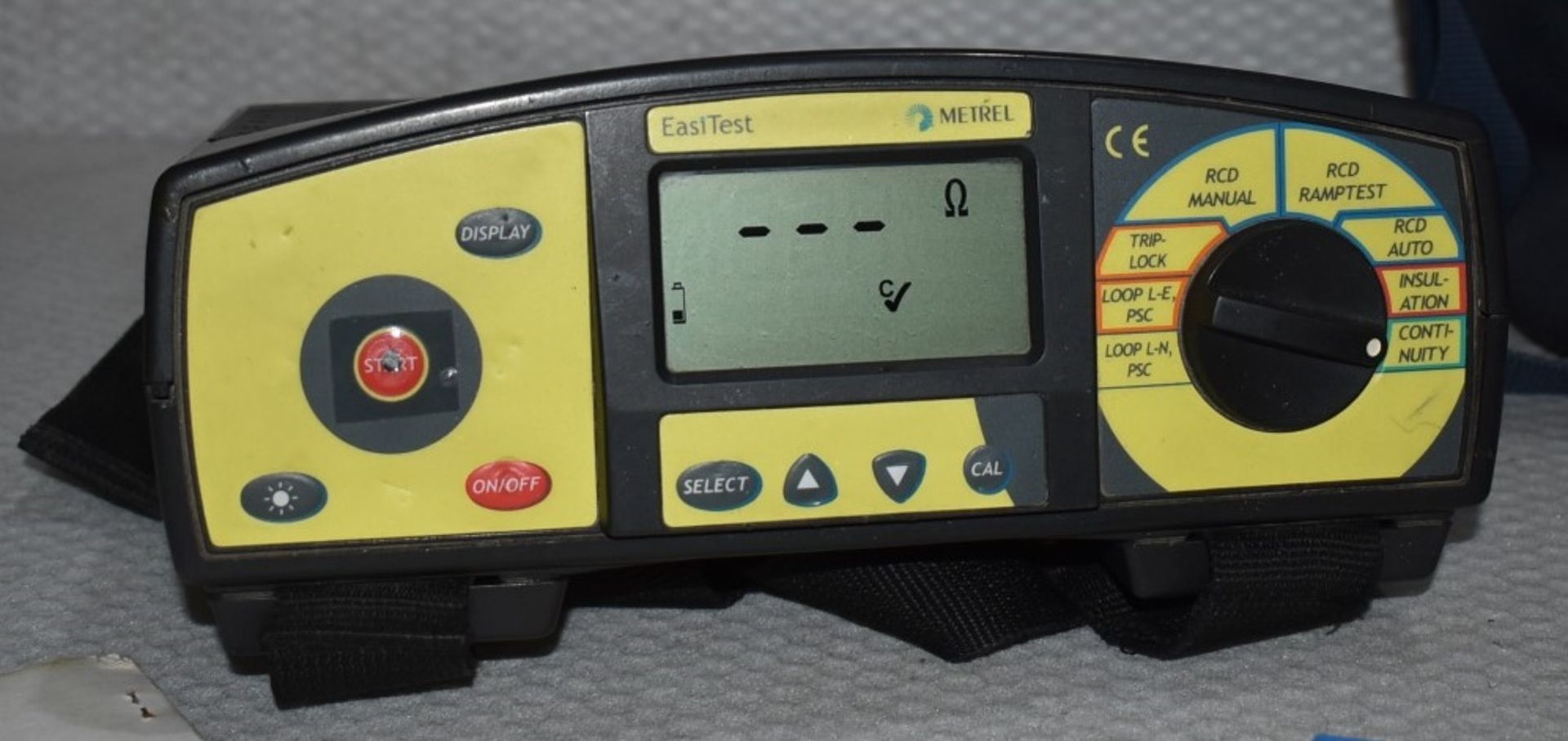 1 x METREL Easitest Multifunctional Portable Electrical Tester With Carry Case - Ref: DS7500 ALT -