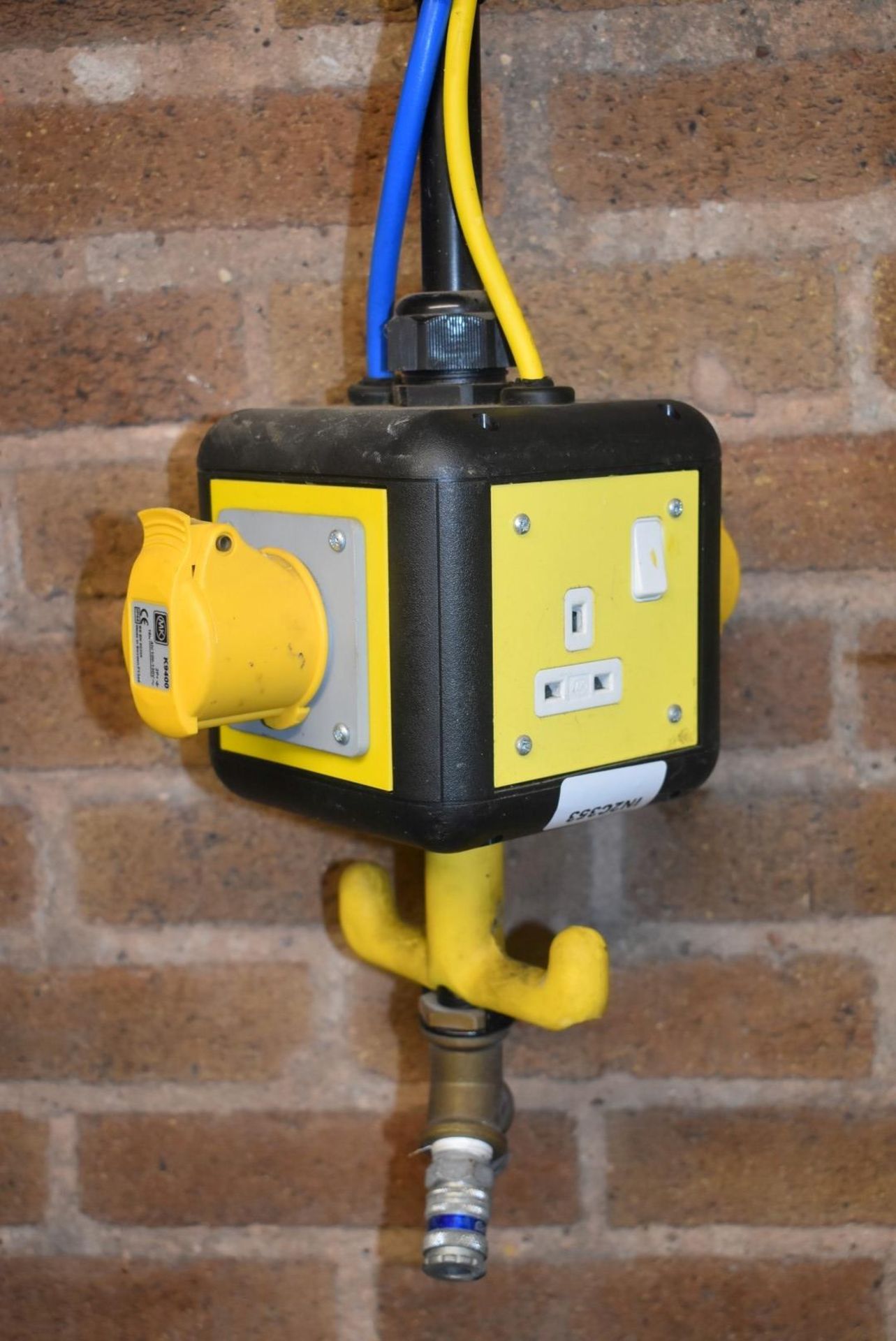 1 x Hovercube Power Socket with Compressed Air Connection - Ref: C353 - CL816 - Location: Birmingham - Image 6 of 9