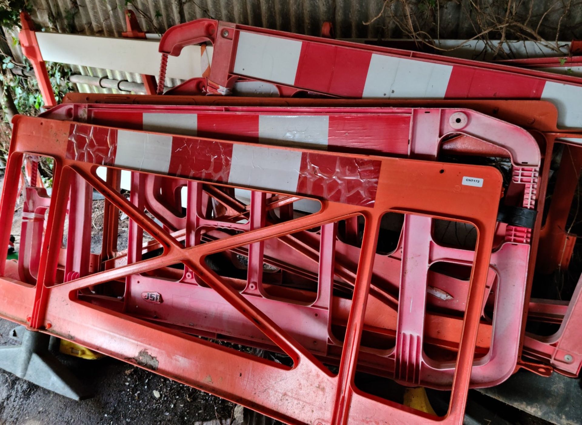 Plastic Construction Barriers X 7 - Ref: CNT172 - CL846 - Location: Oxford OX2This lot is from a - Image 2 of 8