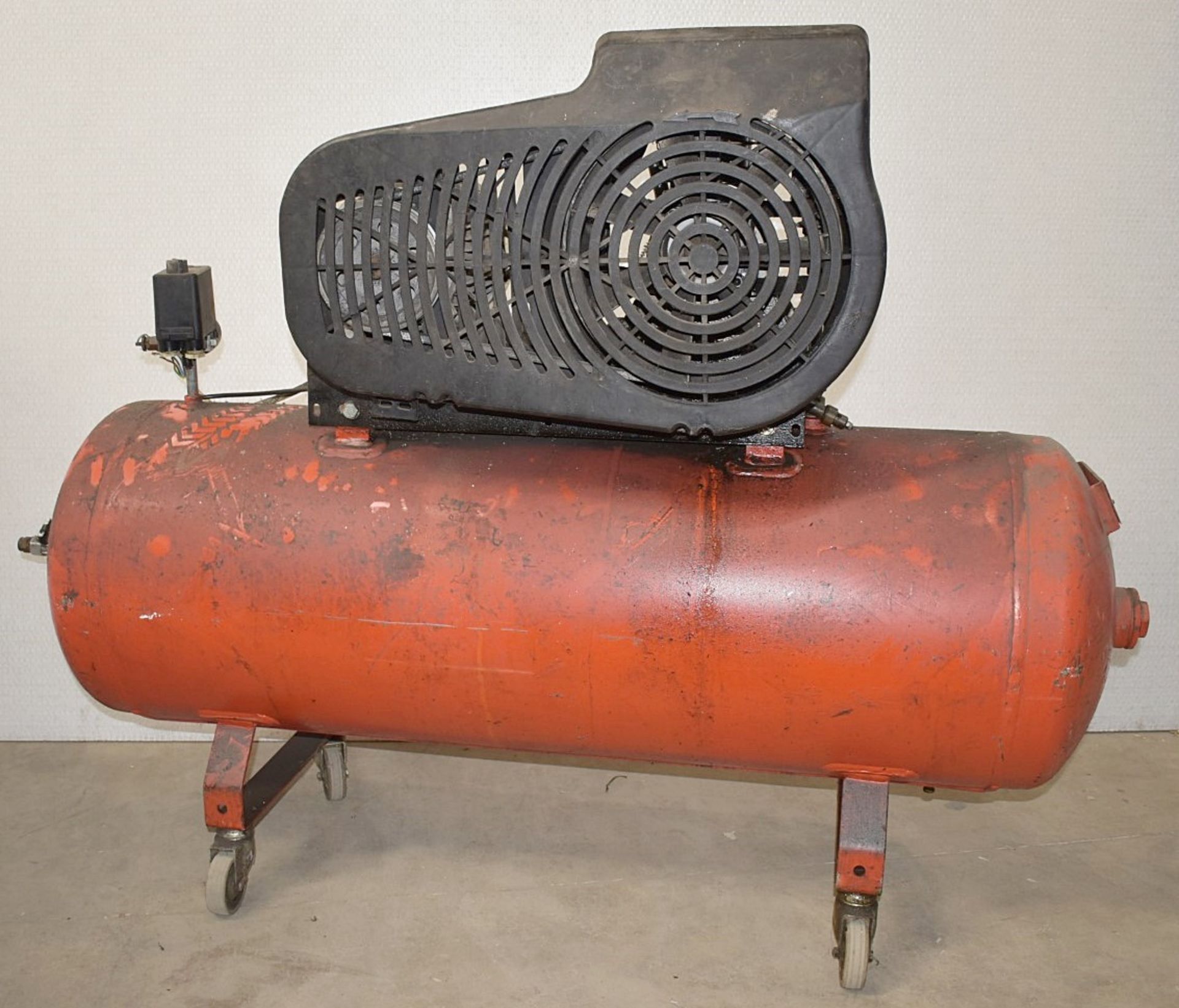 1 x RAND Welded Air Receiver - 150 Litre Capacity - Ref: DS7569 ALT - CL011 - Location: - Image 2 of 8