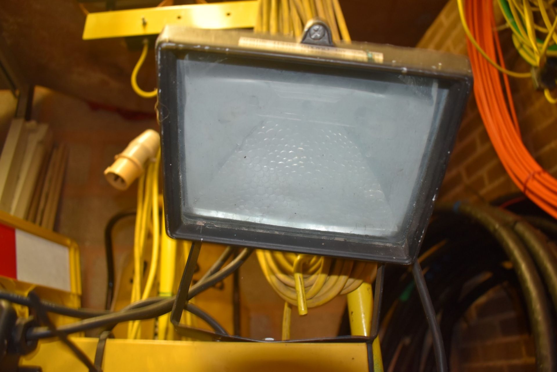 7 x Industrial Temporary Lights - Includes LED Types - 110v and 240v - Image 3 of 8