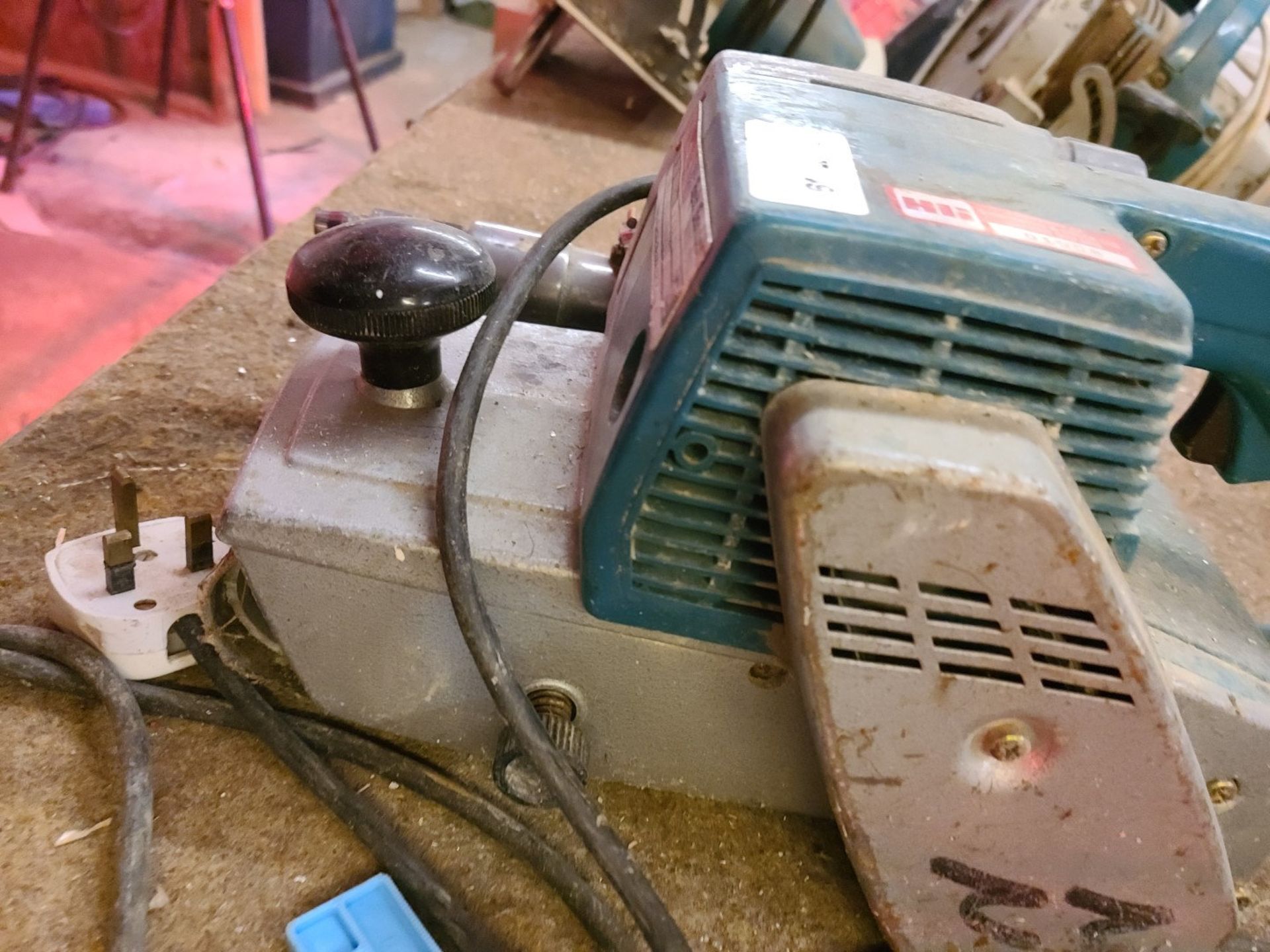 1 x Makita 9401 Belt Sander - Ref: CNT149 - CL846 - Location: Oxford OX2This lot is from a - Image 4 of 9