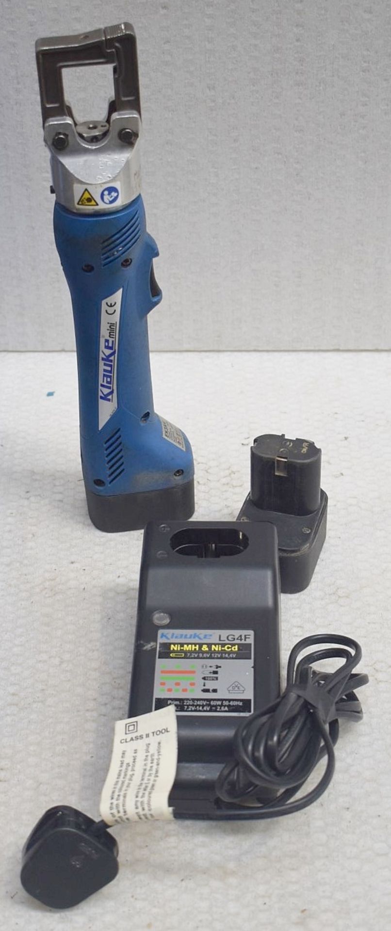 1 x KLAUKE EK 35/4 Battery-Powered Hydraulic Crimping Tool with Battery Charger and Case - Ref: