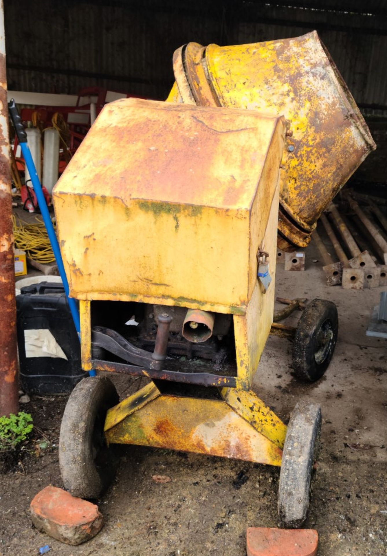 1 x Cement Tumbler - Ref: CNT176 - CL846 - Location: Oxford OX2This lot is from a recently closed