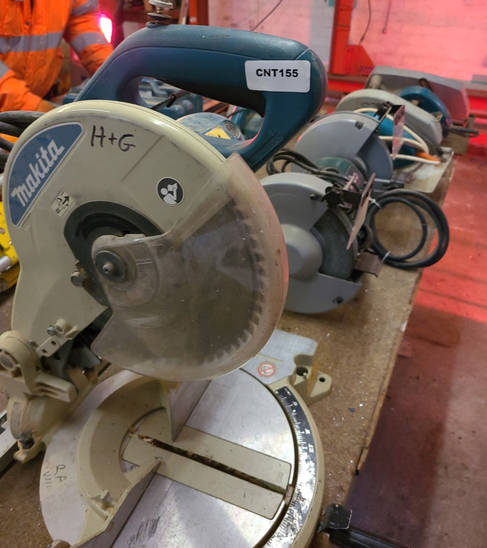 1 x Makita 110V Mitre Saw - Ref: CNT155 - CL846 - Location: Oxford OX2This lot is from a recently - Image 3 of 5