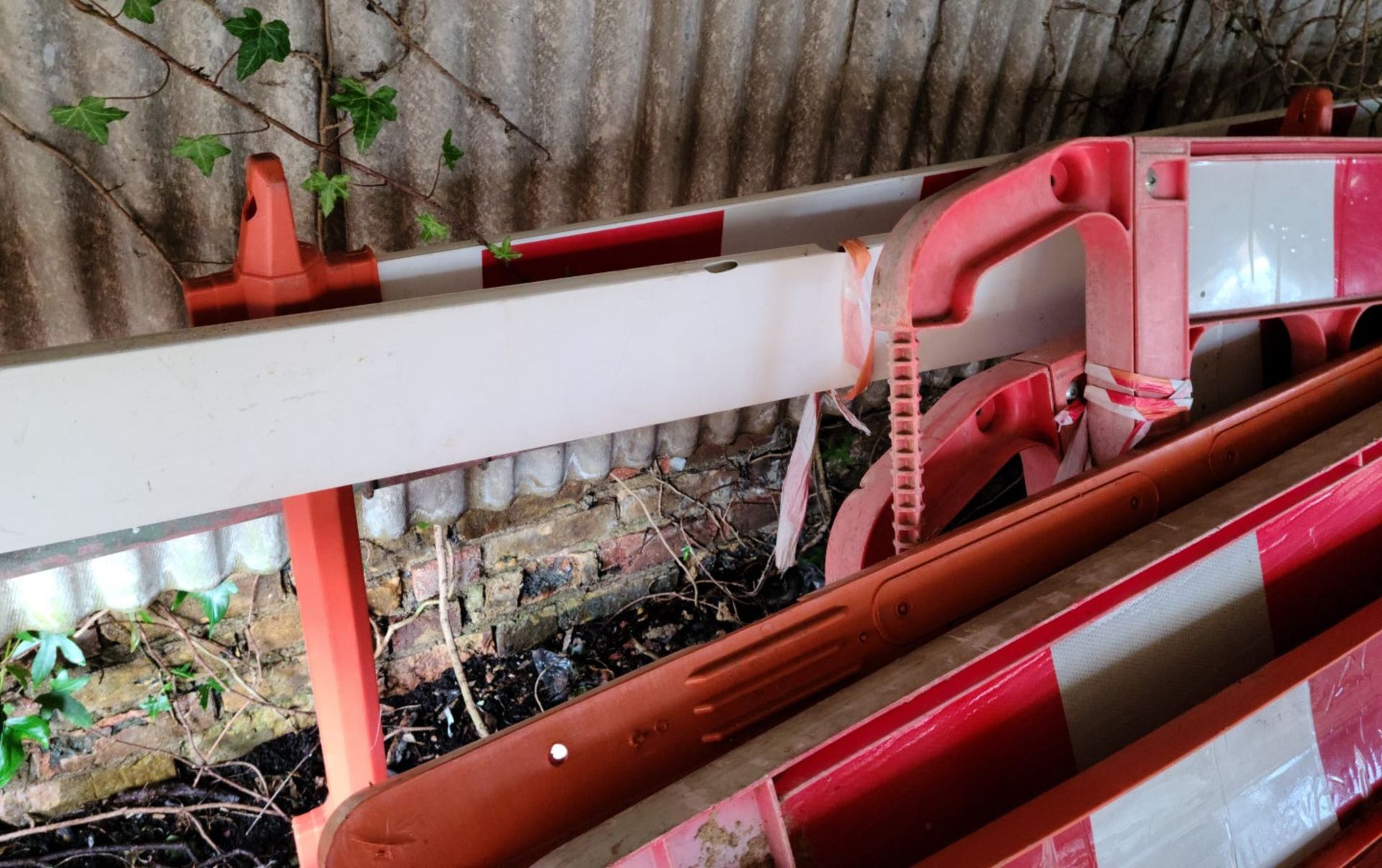 Plastic Construction Barriers X 7 - Ref: CNT172 - CL846 - Location: Oxford OX2This lot is from a - Image 7 of 8