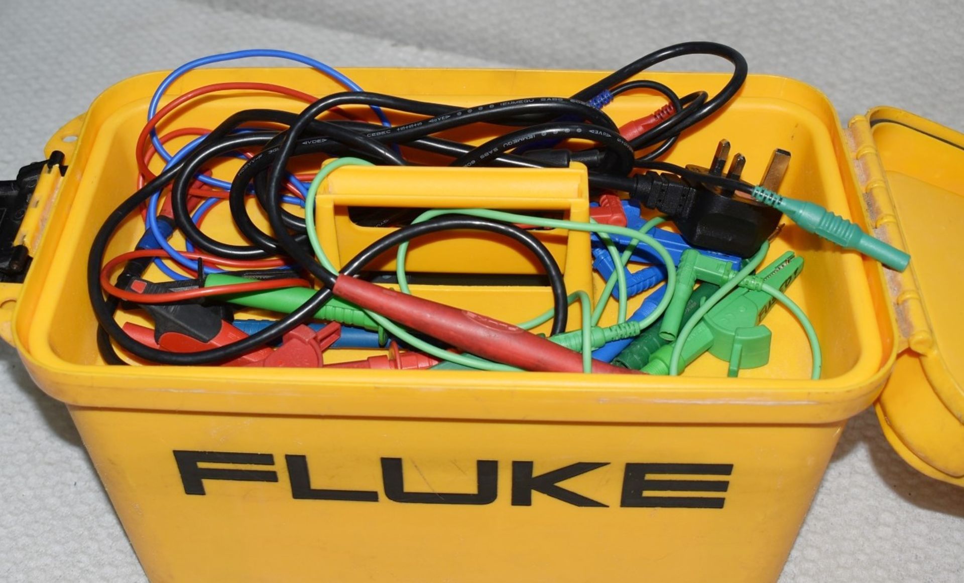 1 x FLUKE 1653B Multifunction Electrical installation Safety Tester With Portable Hard Carry - Image 2 of 3