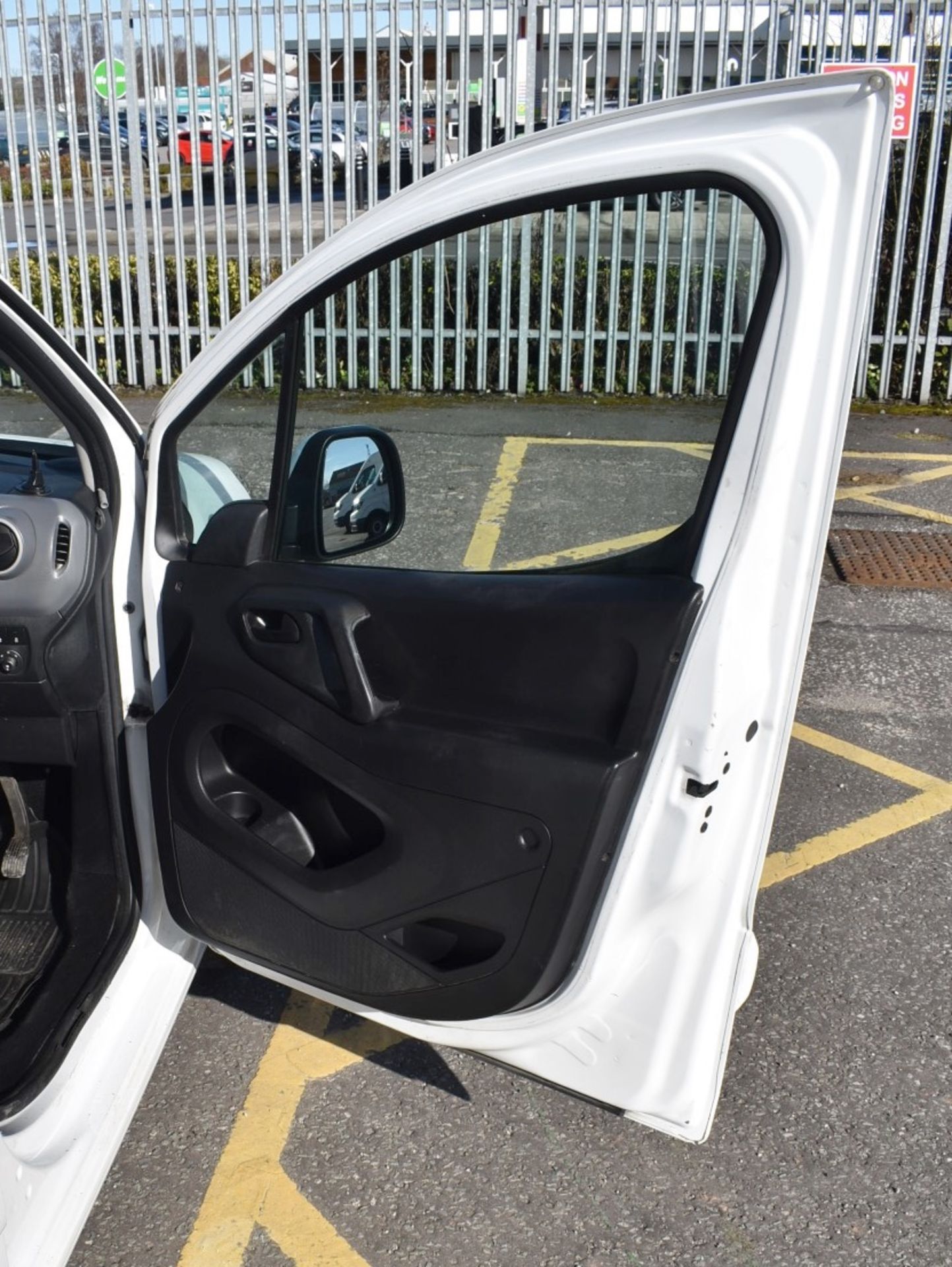 1 x Citroen Berlingo - 67 Plate - Includes Key and V5 - MOT to 27/02/2024 - Location: Greater Manch - Image 13 of 37