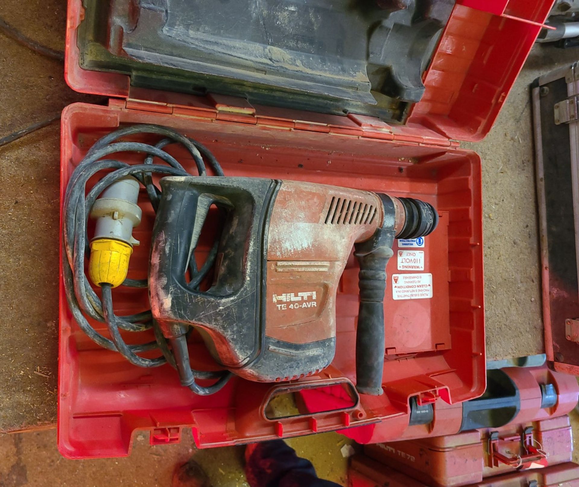 1 x Hilti TE40-Avr Combi Hammer Drill In Case - Ref: CNT144 - CL846 - Location: Oxford OX2