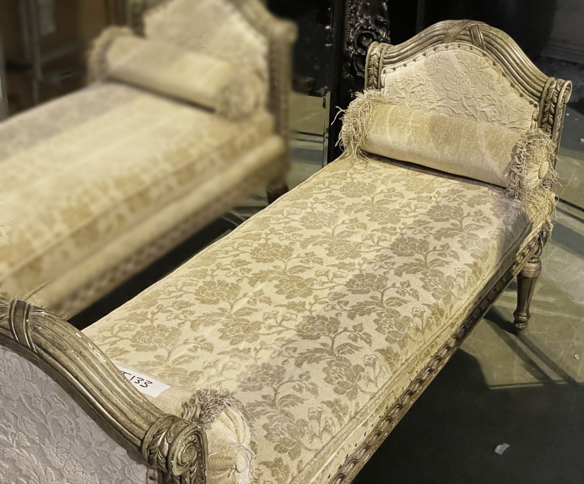 1 x Ornate And Beautifully Covered Chaise Longue With Roll Cushion - Approx 150X50X80Cm - Image 6 of 11