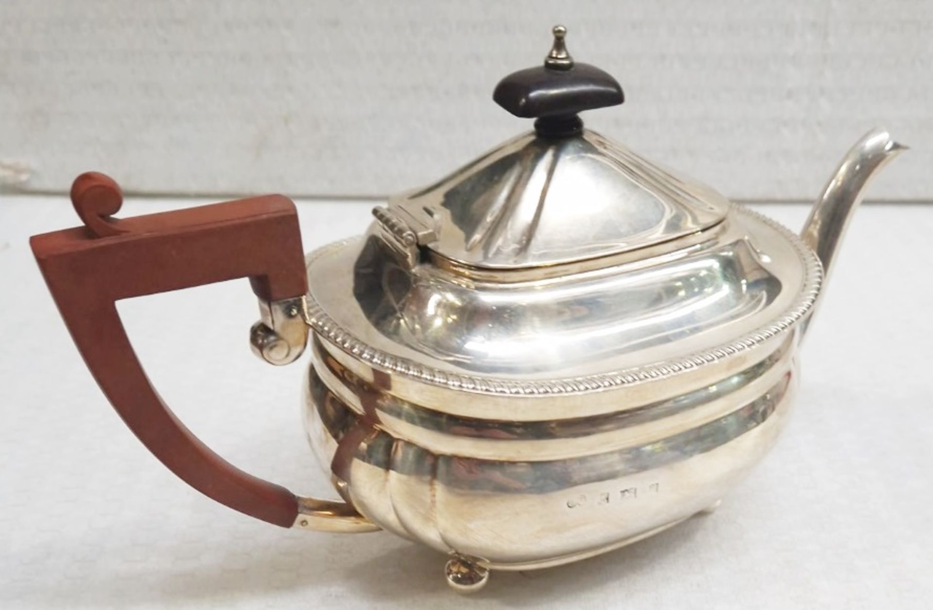 1 x ELKINGTON & CO Sterling Silver Teapot In 'George I' Style Hinged Top & Pear Wood Handle