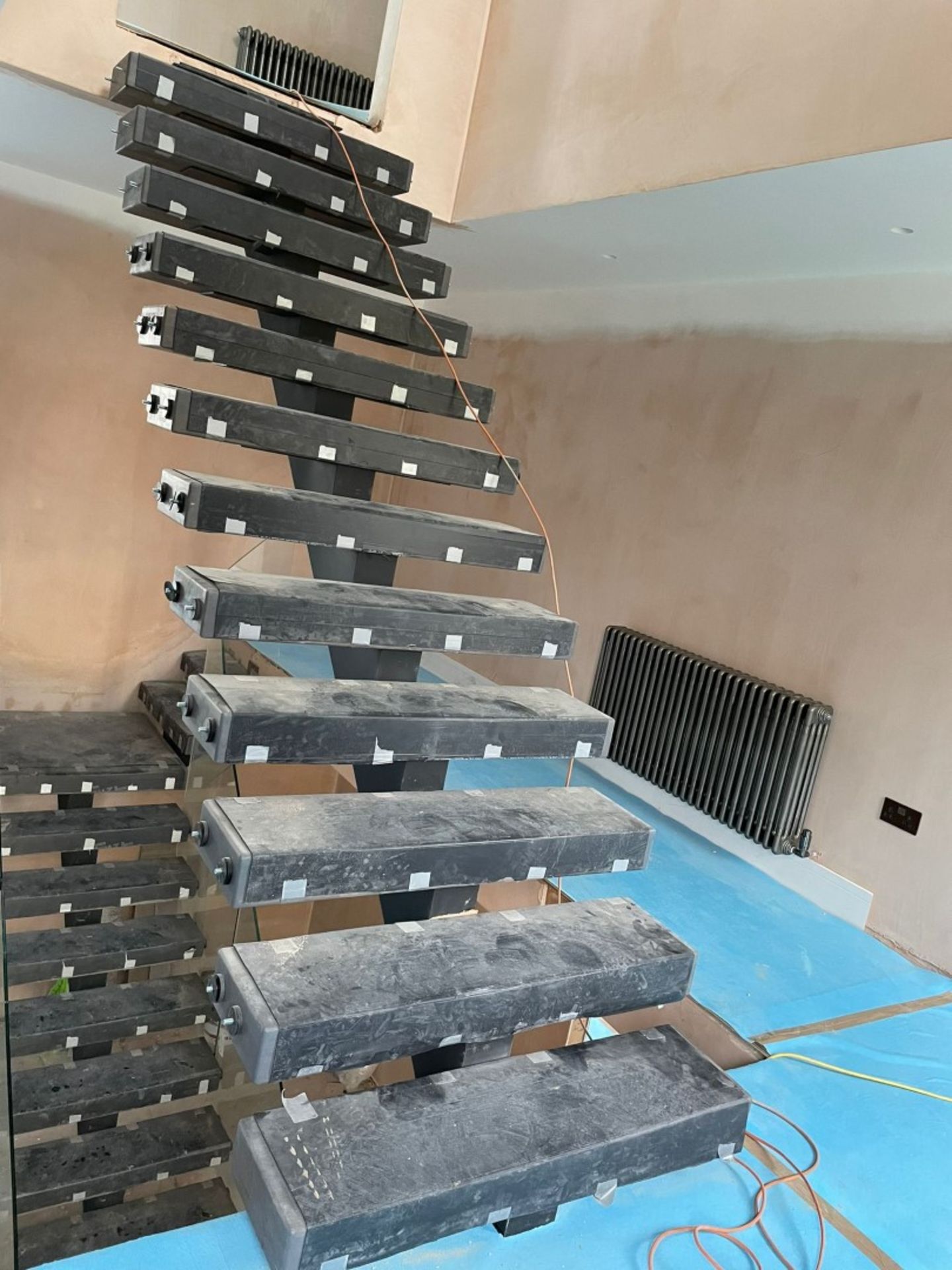 1 x Elegant Glass And Wooden Staircase - More Information To Follow - CL - Location: Greater - Image 2 of 16