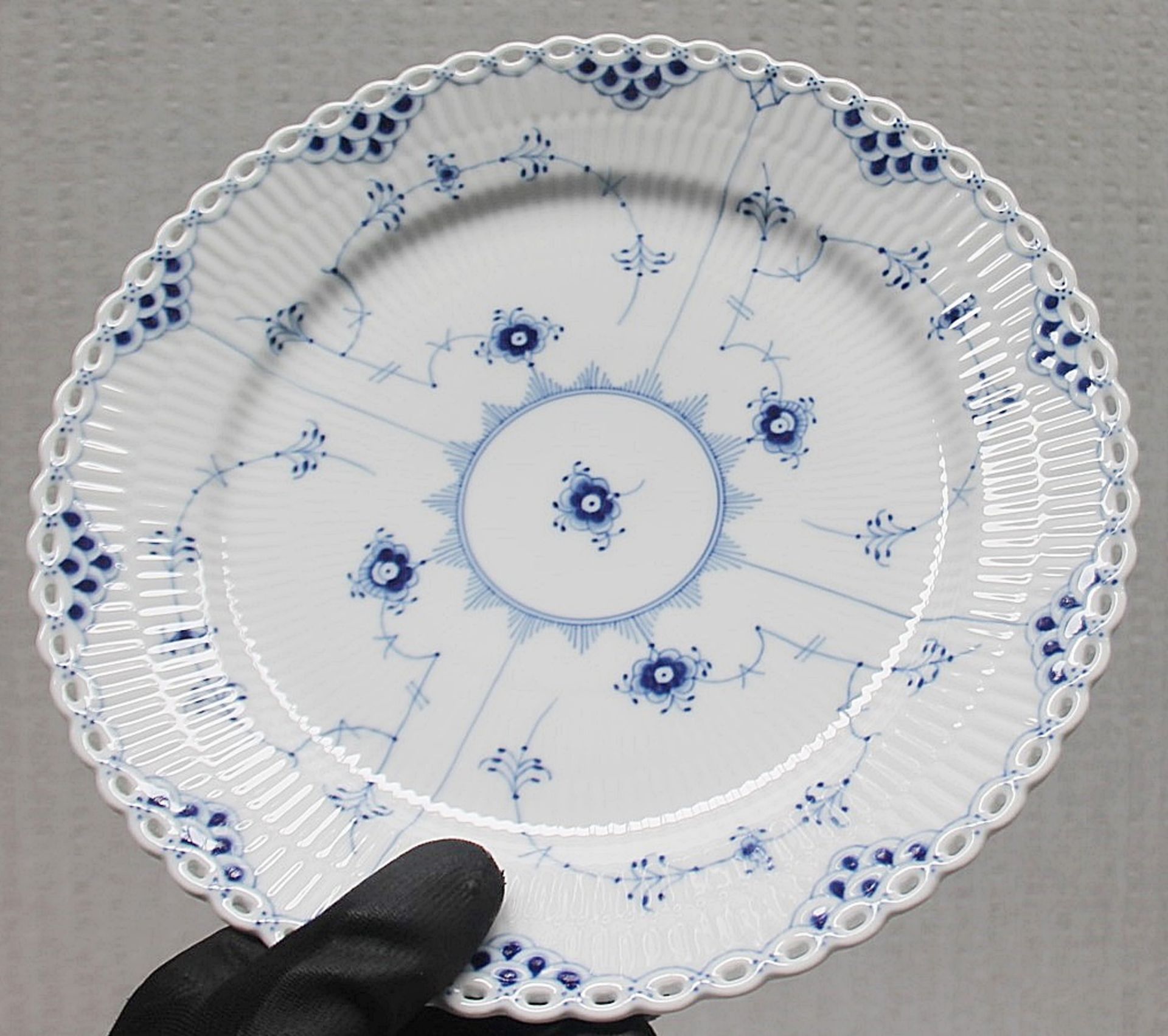 1 x ROYAL COPENHAGEN Porcelain Blue Fluted Full Lace 27cm Plate - Original Price £266.00 - Image 3 of 6