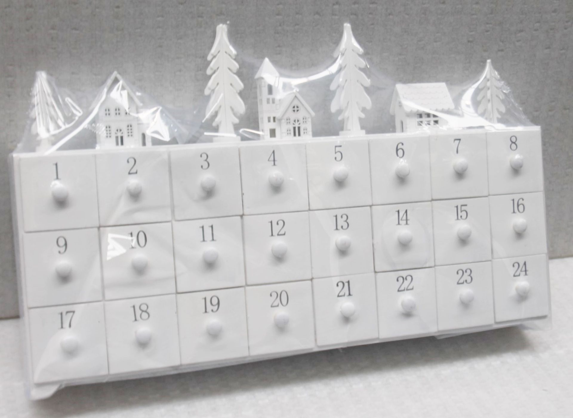 1 x HARRODS OF LONDON Wooden White Street Advent Calendar With Drawers - Ref: 6825630/HAS2164/WH2- - Image 3 of 5