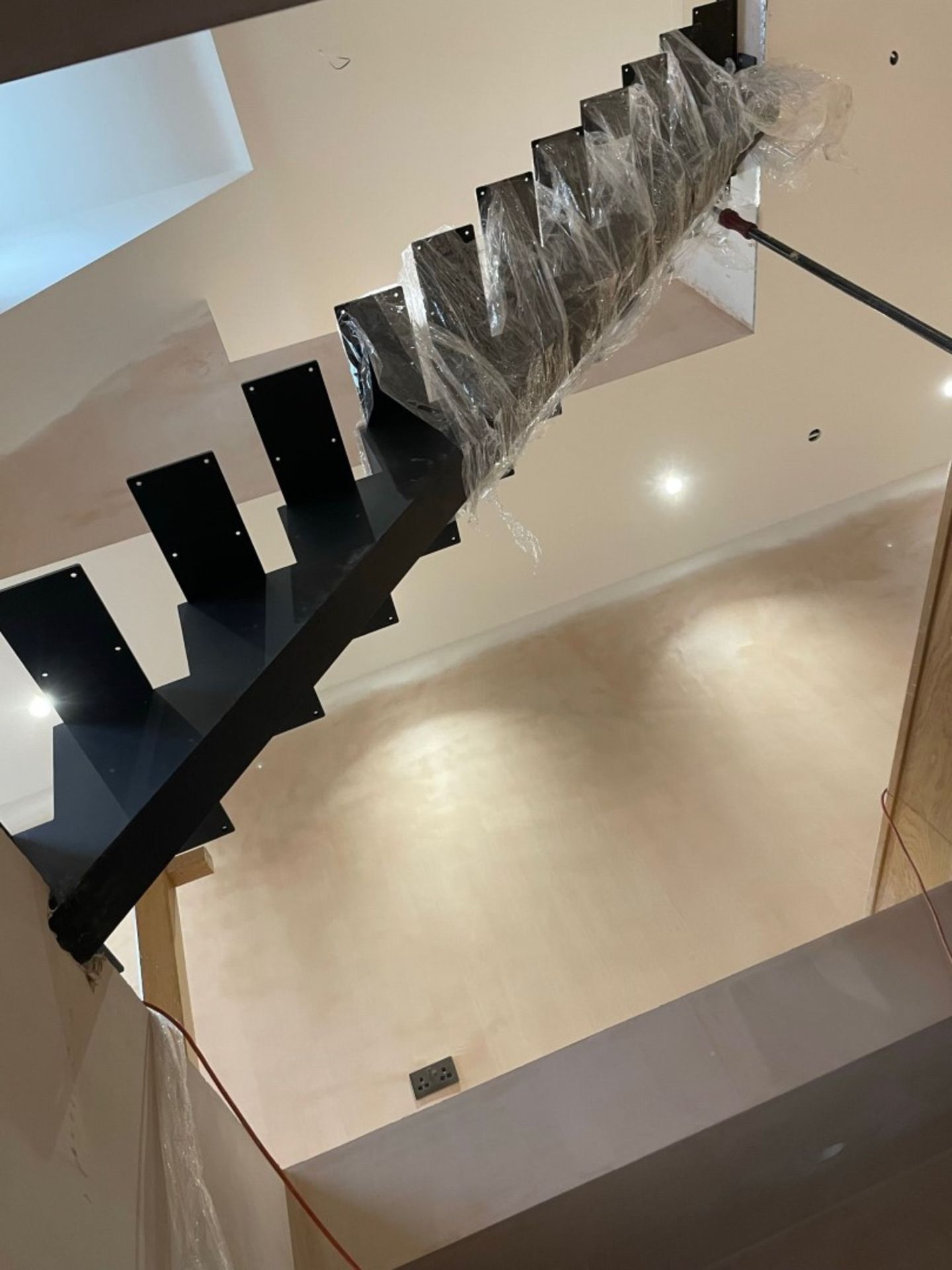 1 x Elegant Glass And Wooden Staircase - More Information To Follow - CL - Location: Greater - Image 10 of 16