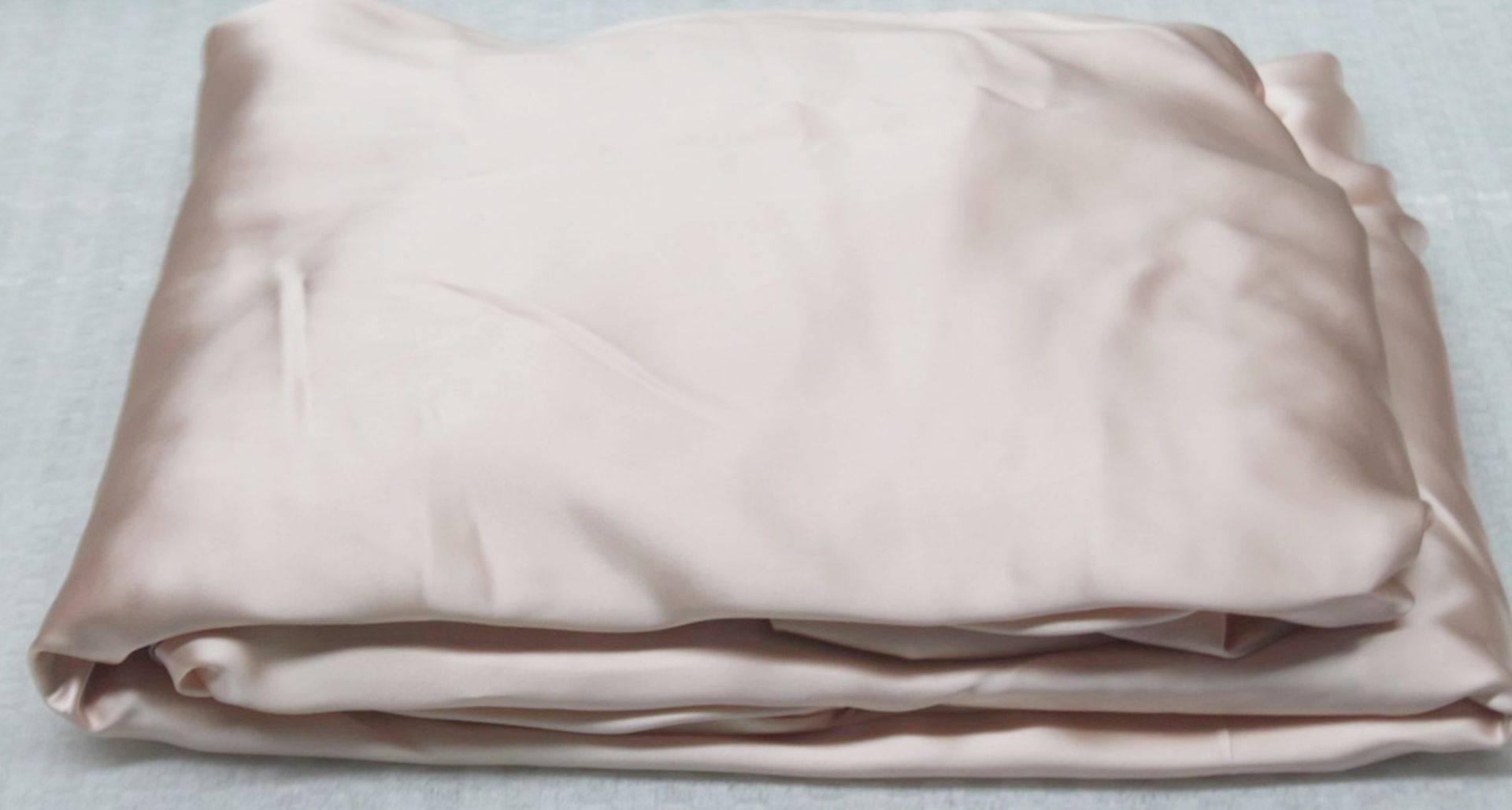 1 x GINGERLILY Luxury Silk Super King Fitted Sheet In Rose Pink - 180x200 - Original Price £389.00 - Image 5 of 5