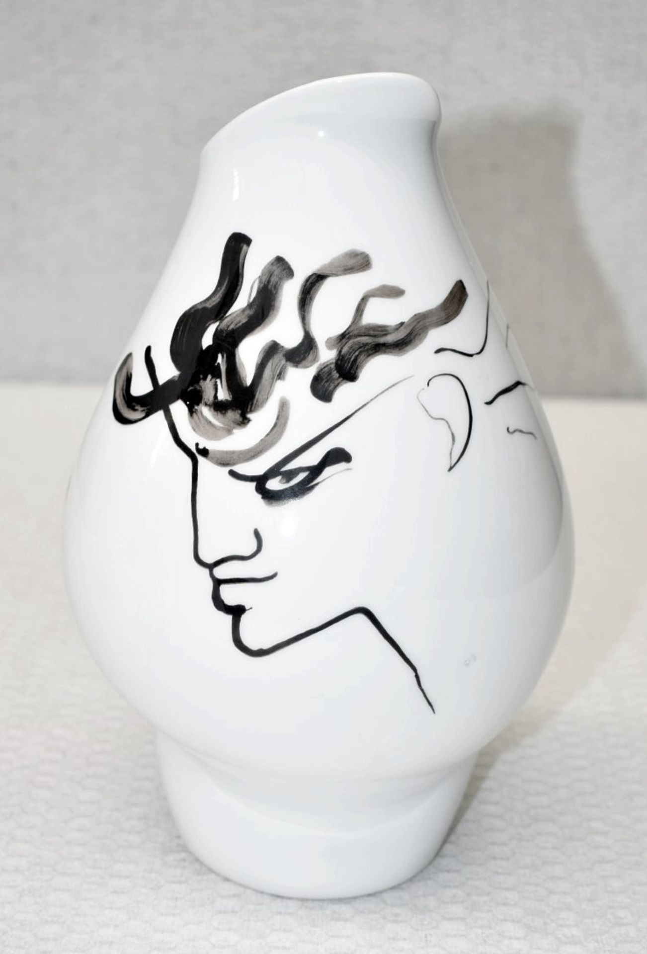 1 x JEAN COCTEAU / ROSENTHAL 'Tetes Face' Sculptural Glazed Porcelain Art Vase, 24cm - Circa 1970 - Image 4 of 9